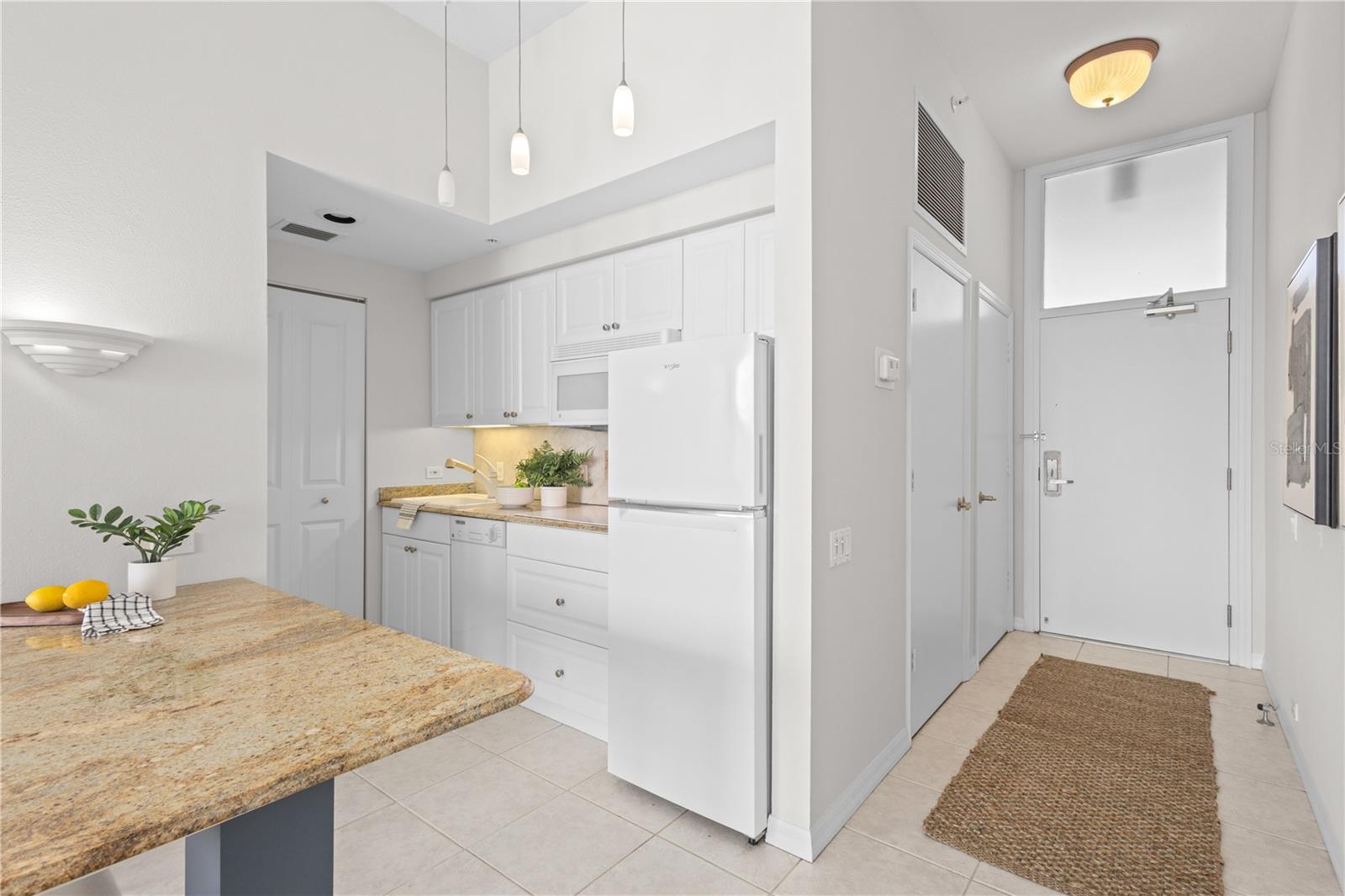 225 SANDS POINT RD #6103, LONGBOAT KEY, FL, 34228