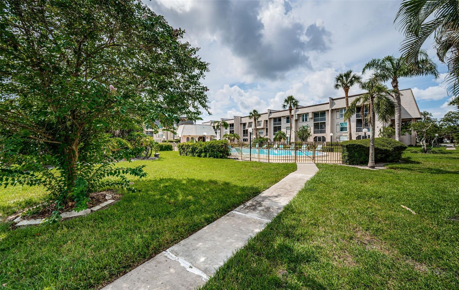 8693 BARDMOOR BLVD #202B, SEMINOLE, FL, 33777