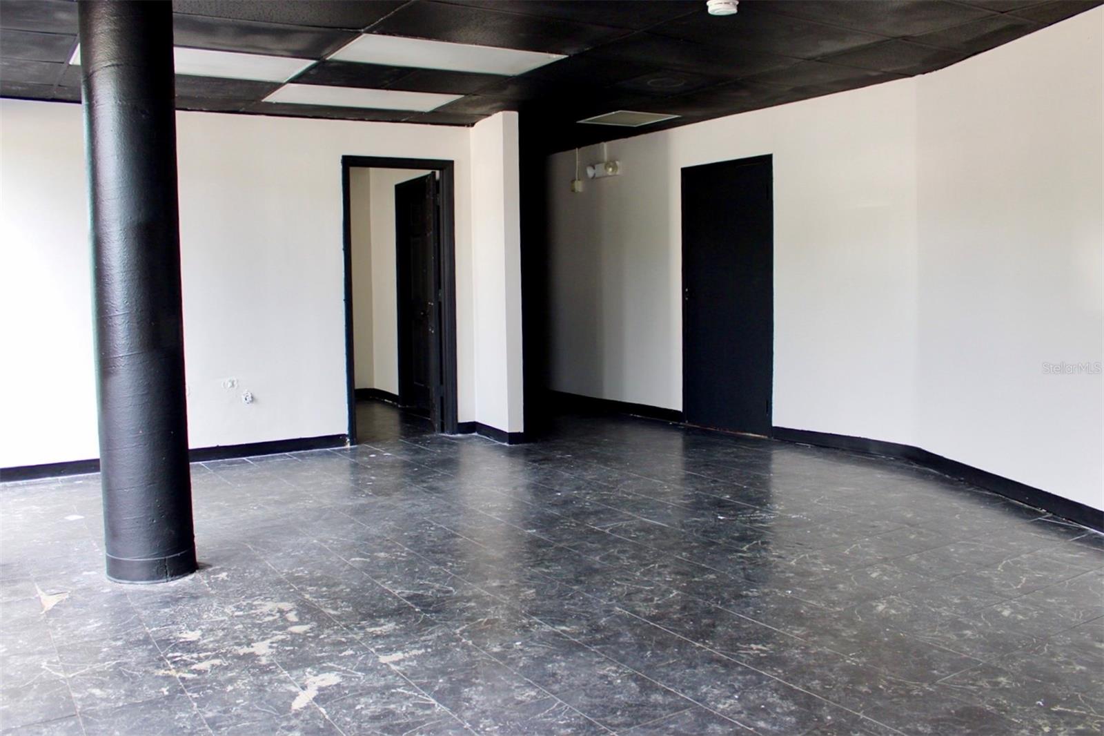 2300 S ORANGE BLOSSOM TRL, ORLANDO, FL, 32805