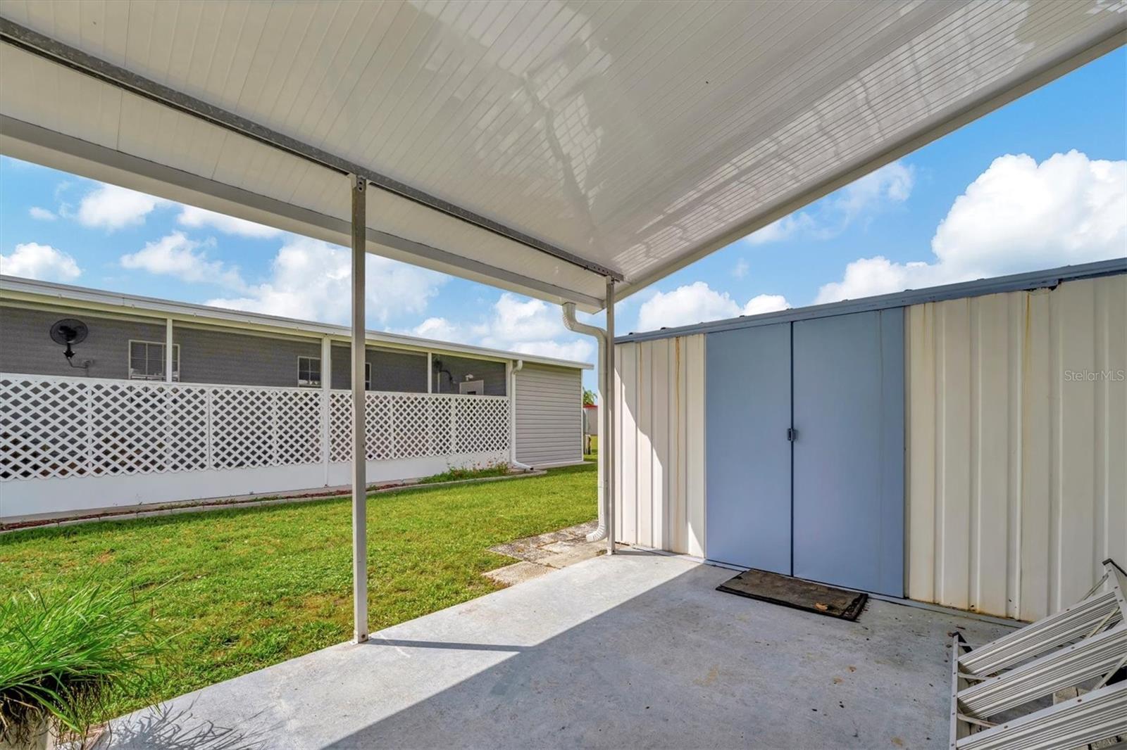 122 E SAINT ANNES CIR, APOLLO BEACH, FL, 33572