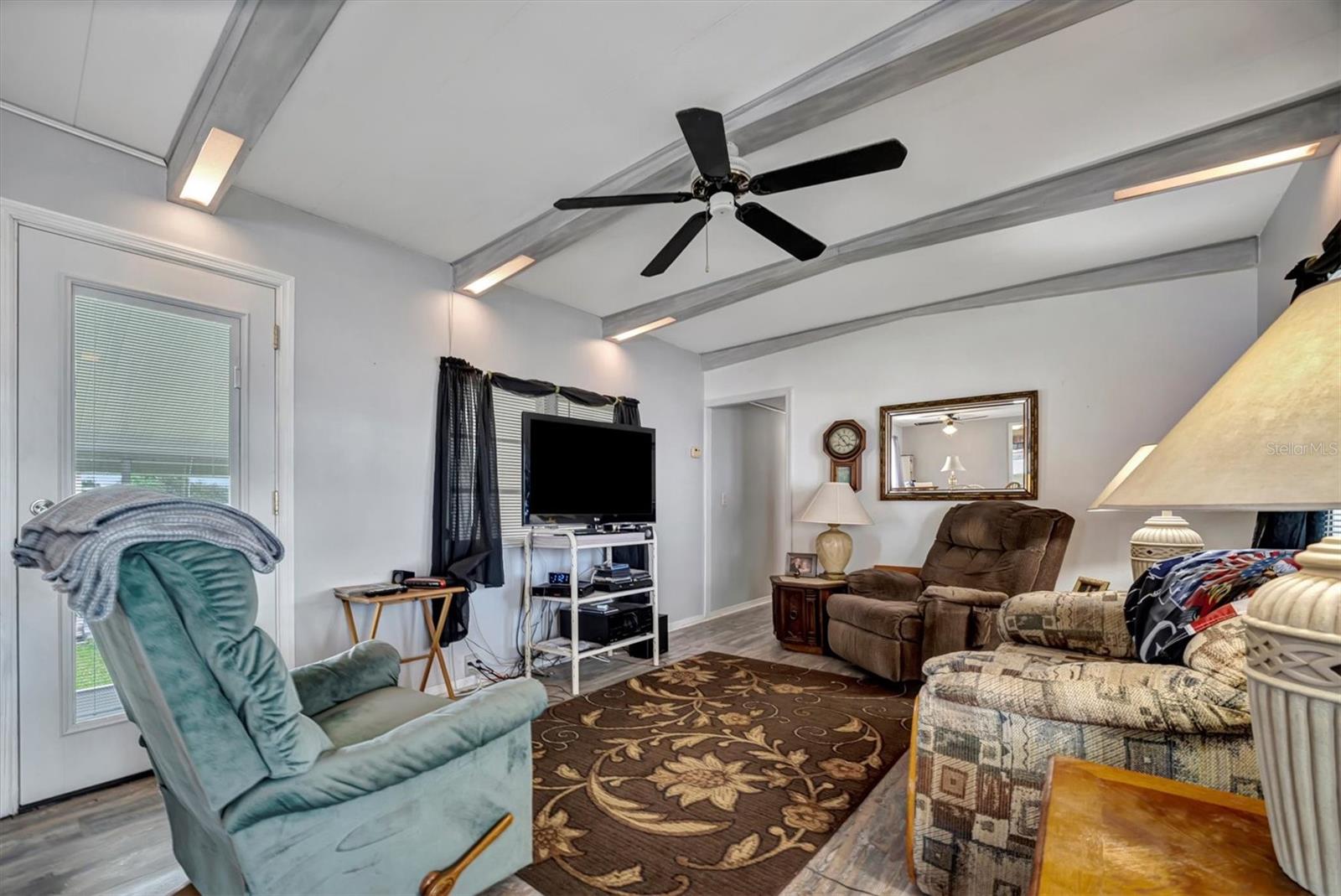 122 E SAINT ANNES CIR, APOLLO BEACH, FL, 33572