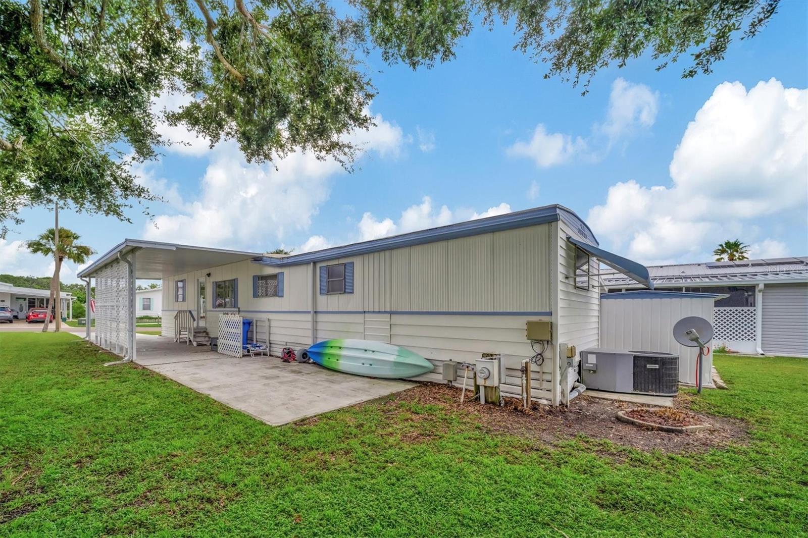 122 E SAINT ANNES CIR, APOLLO BEACH, FL, 33572