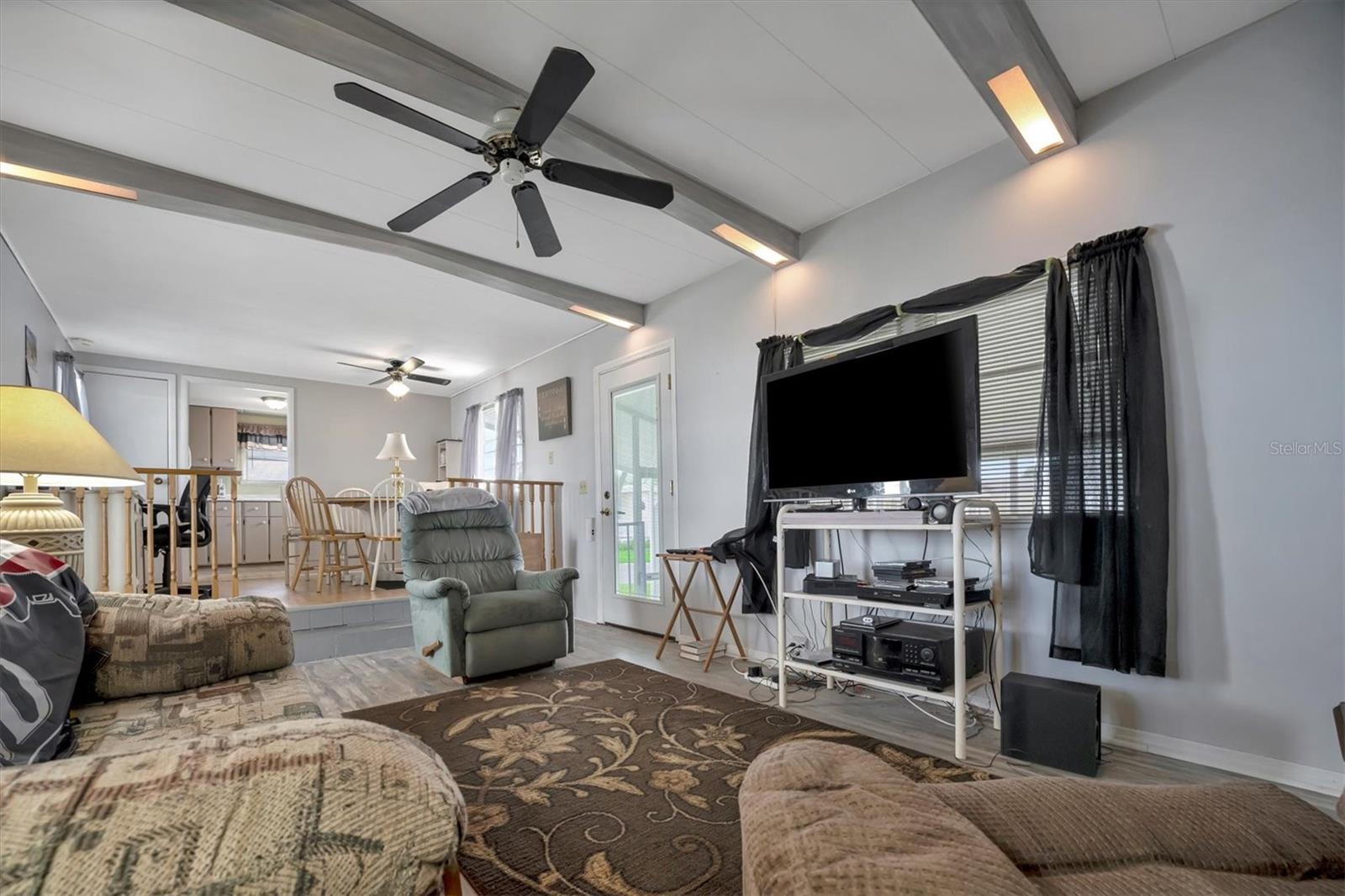 122 E SAINT ANNES CIR, APOLLO BEACH, FL, 33572
