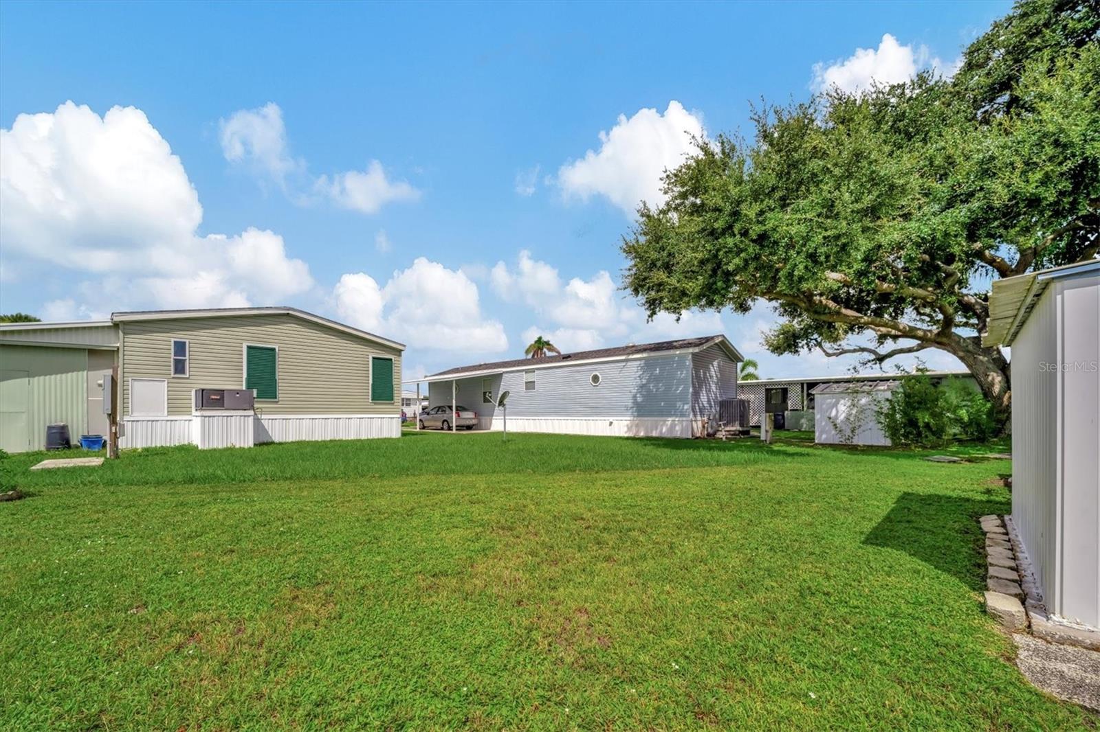 122 E SAINT ANNES CIR, APOLLO BEACH, FL, 33572
