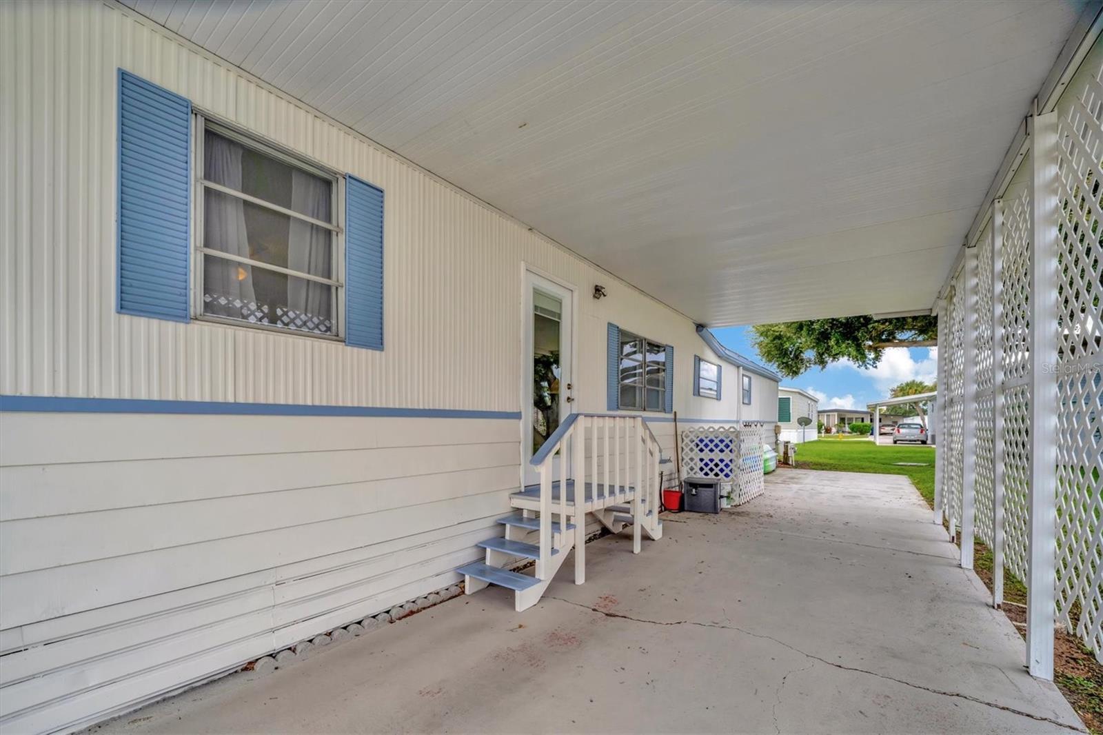 122 E SAINT ANNES CIR, APOLLO BEACH, FL, 33572
