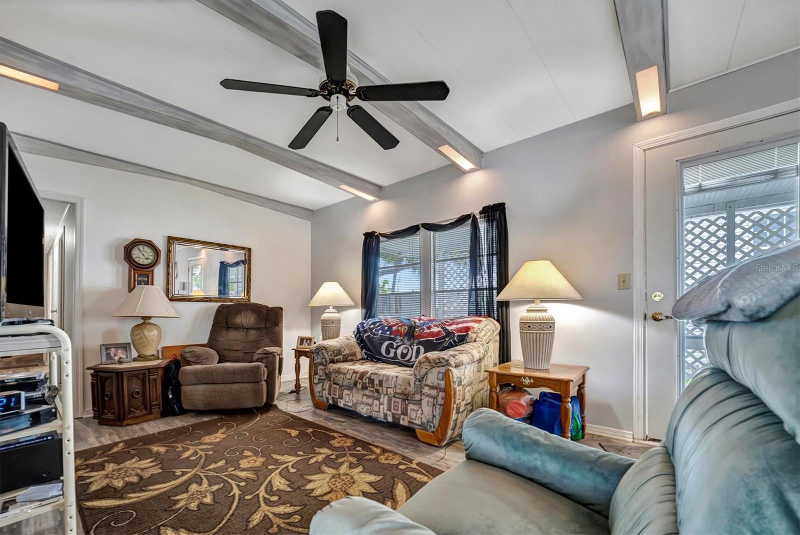 122 E SAINT ANNES CIR, APOLLO BEACH, FL, 33572