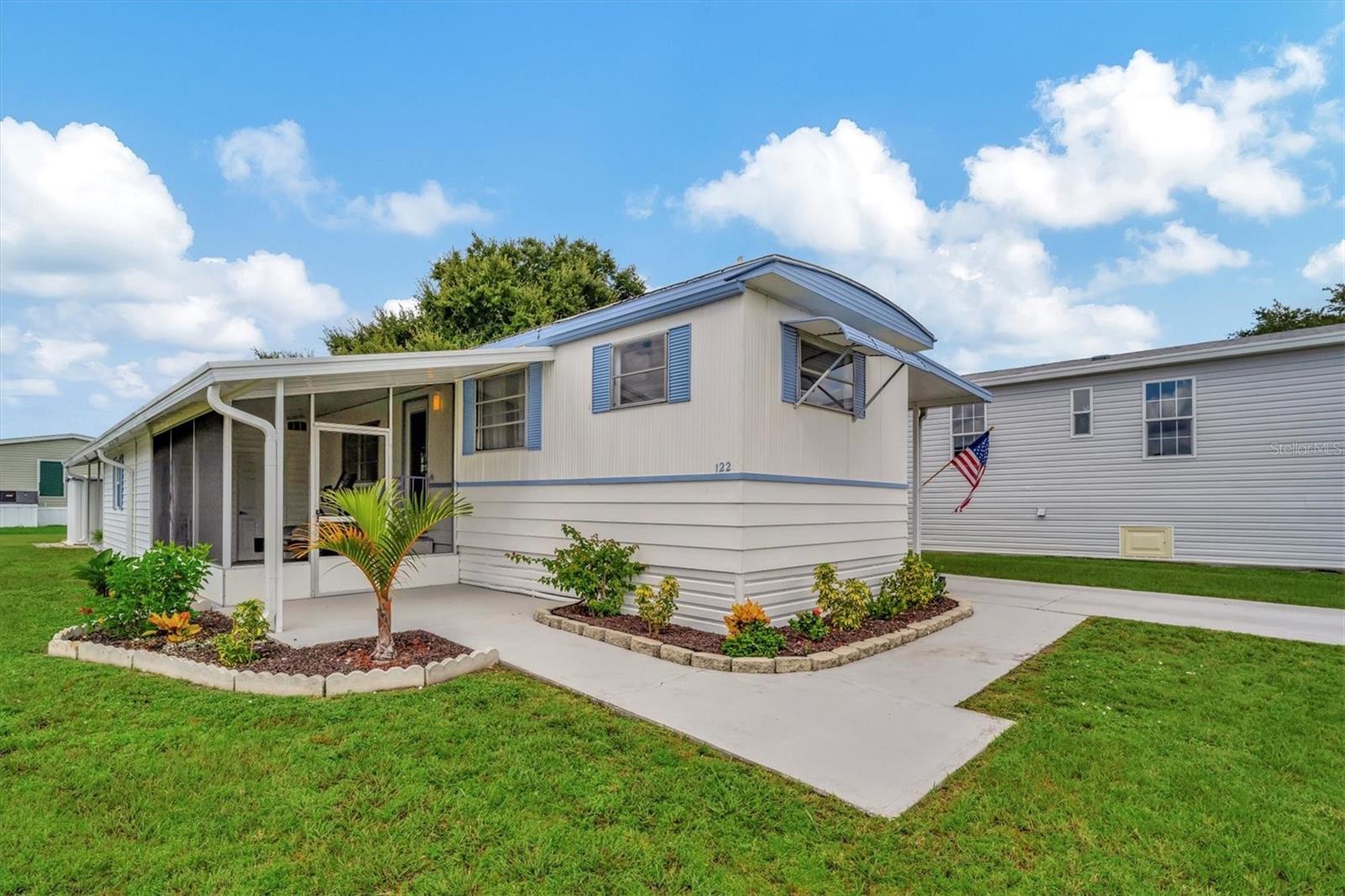 122 E SAINT ANNES CIR, APOLLO BEACH, FL, 33572