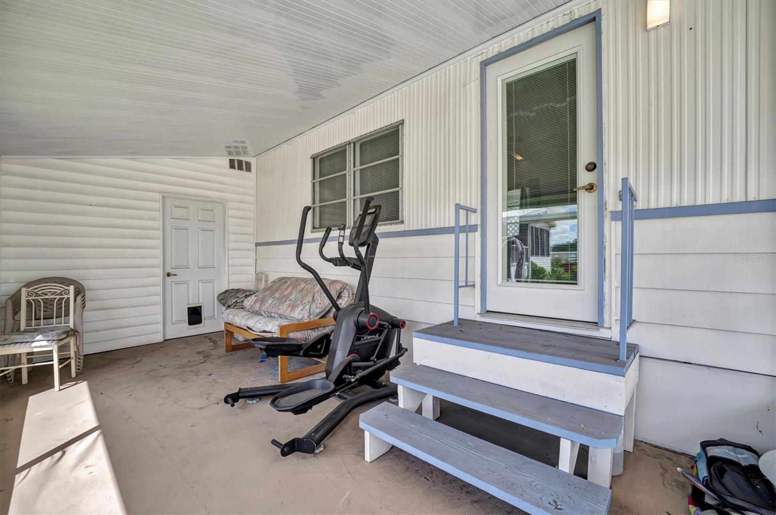 122 E SAINT ANNES CIR, APOLLO BEACH, FL, 33572