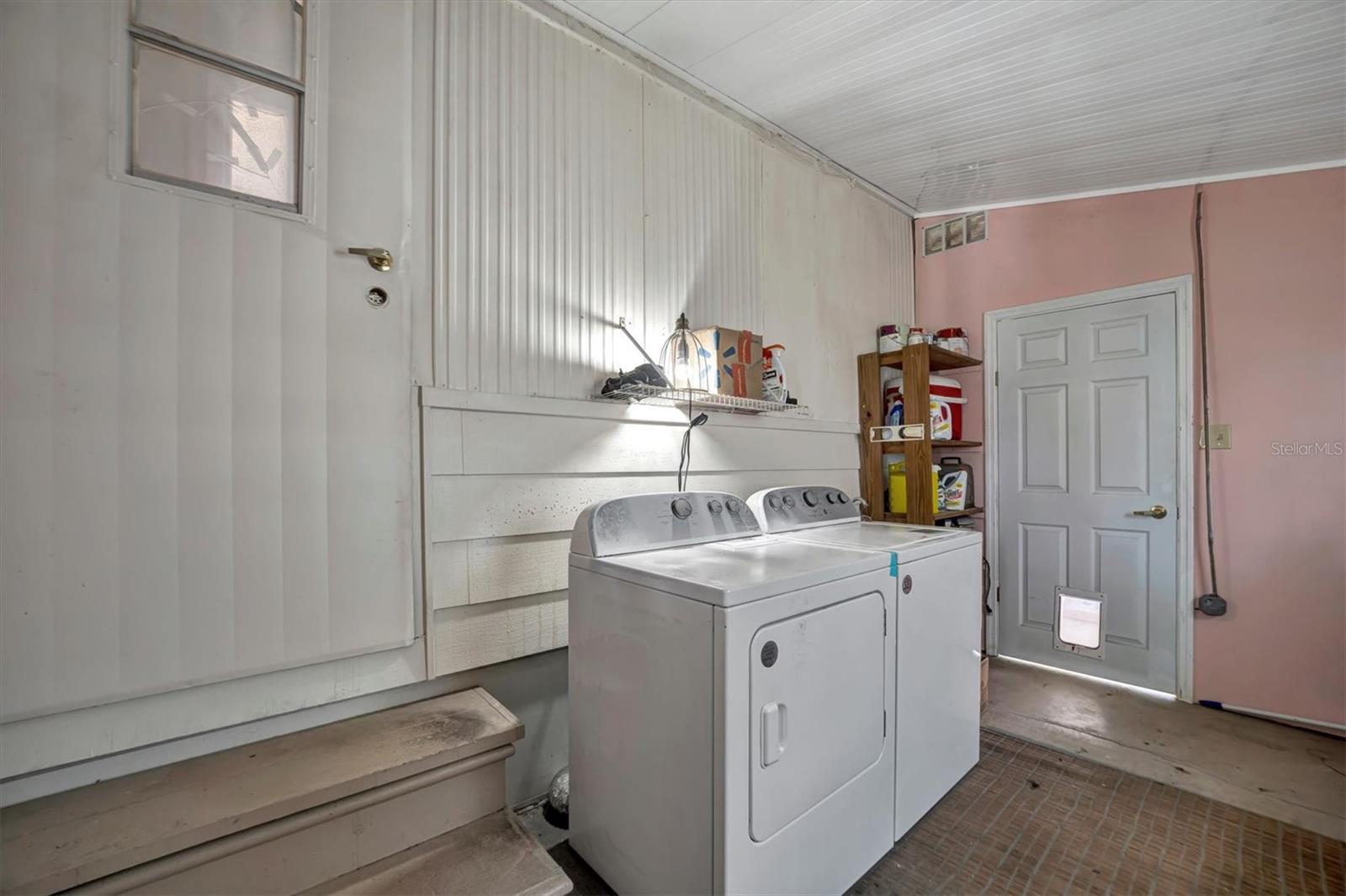 122 E SAINT ANNES CIR, APOLLO BEACH, FL, 33572