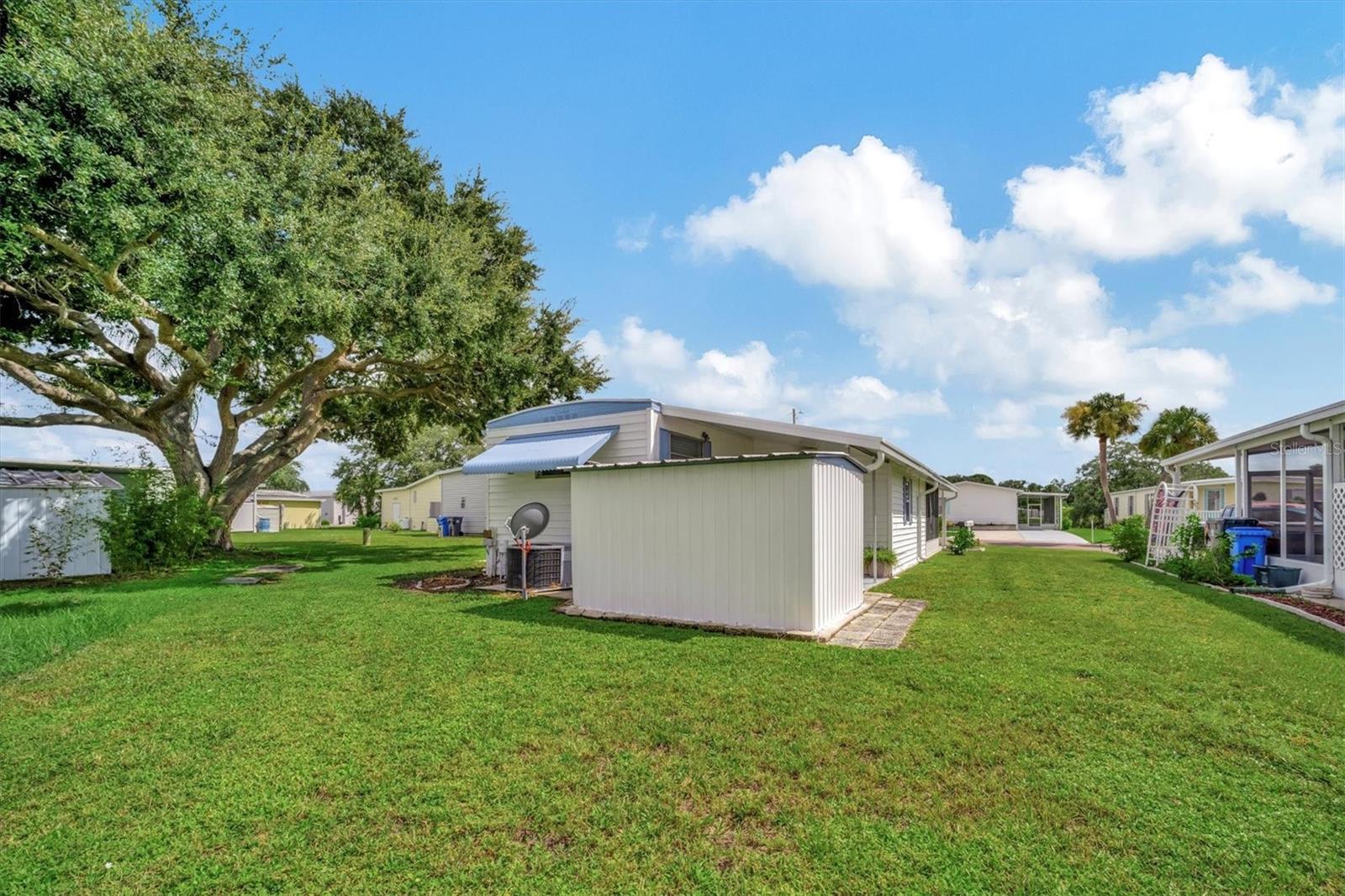 122 E SAINT ANNES CIR, APOLLO BEACH, FL, 33572