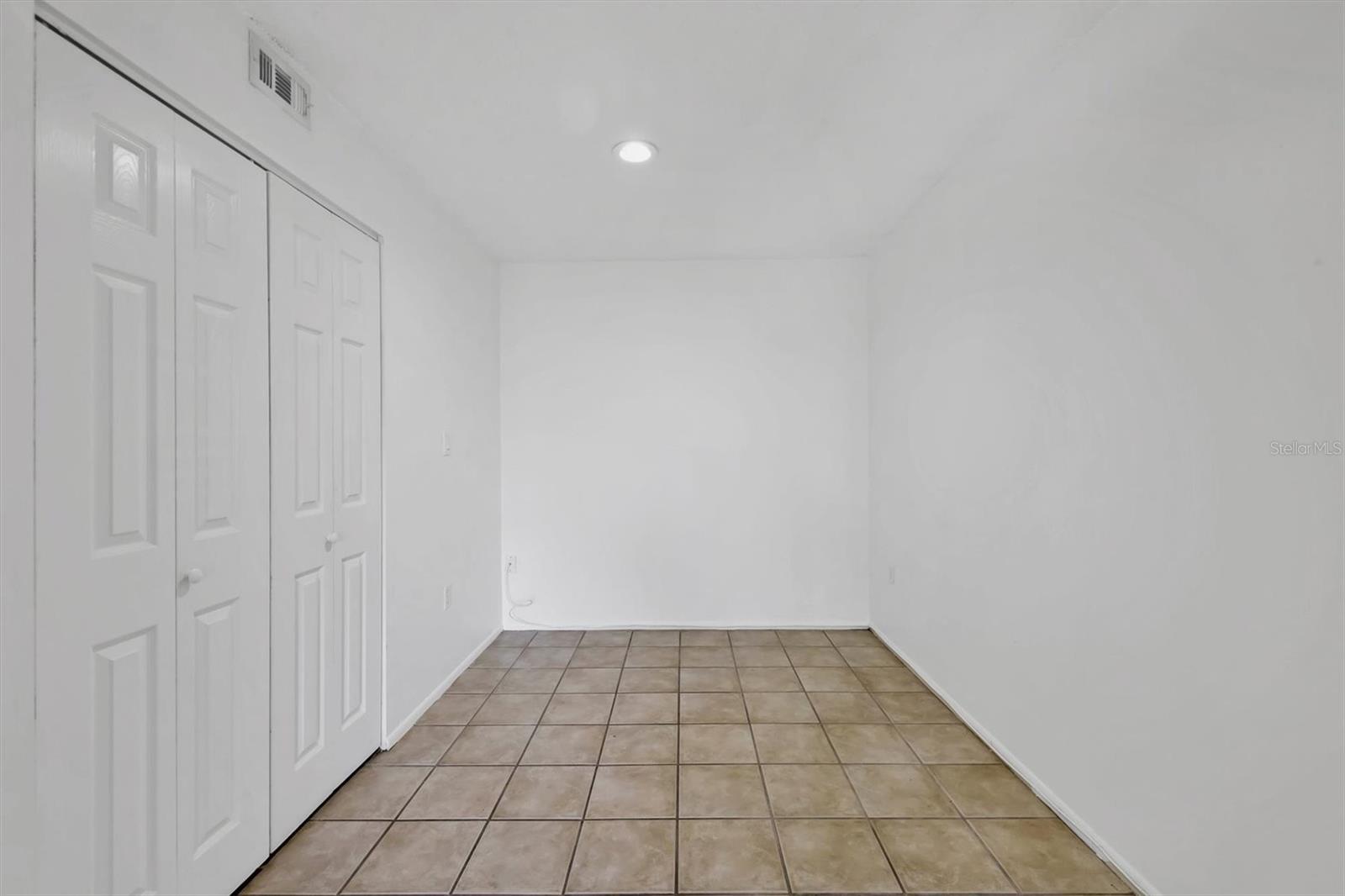 1203 68TH AVENUE DR W #15, BRADENTON, FL, 34207