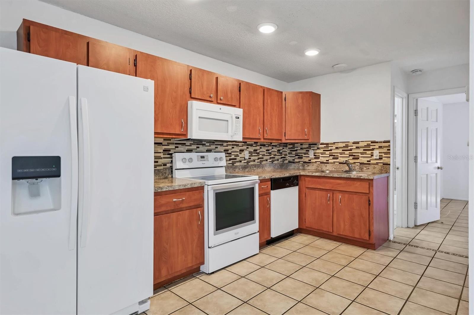 1203 68TH AVENUE DR W #15, BRADENTON, FL, 34207