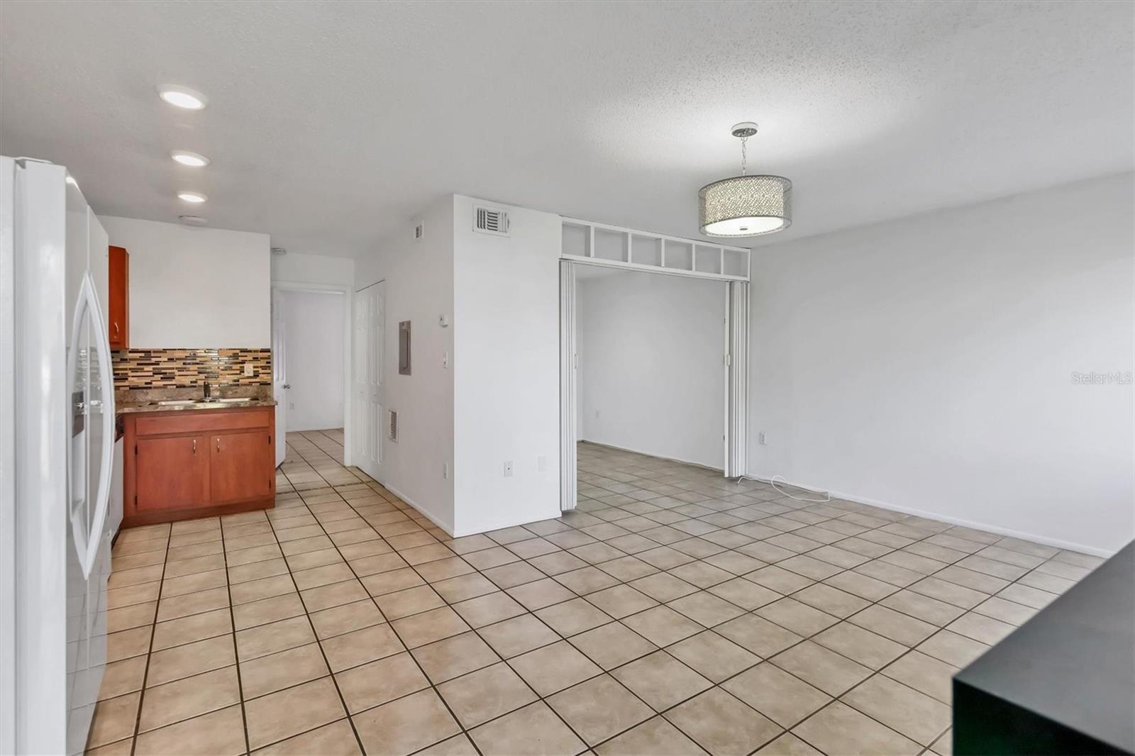 1203 68TH AVENUE DR W #15, BRADENTON, FL, 34207