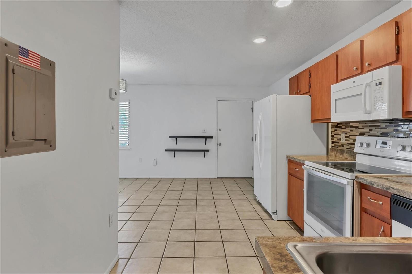 1203 68TH AVENUE DR W #15, BRADENTON, FL, 34207