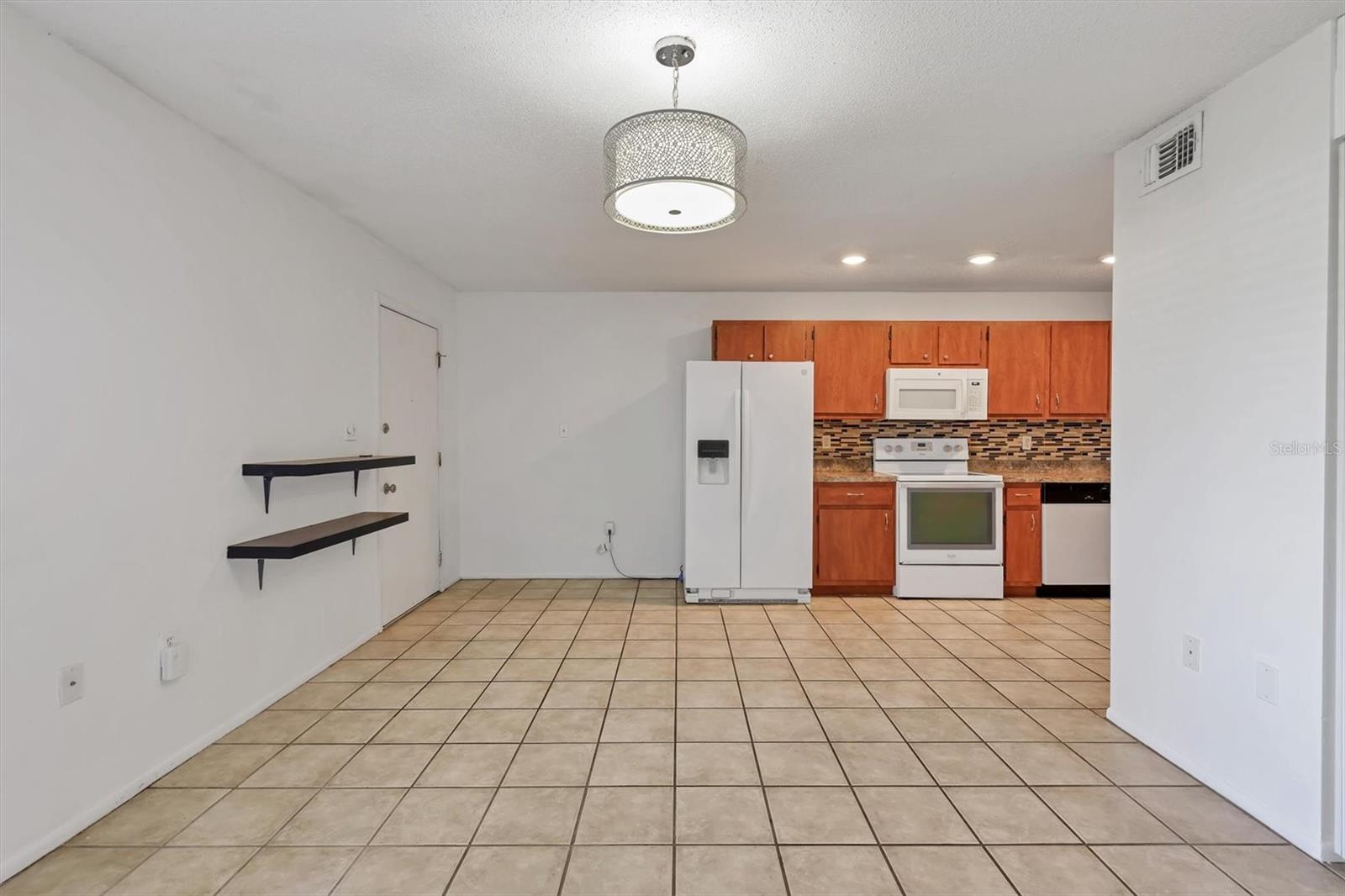 1203 68TH AVENUE DR W #15, BRADENTON, FL, 34207