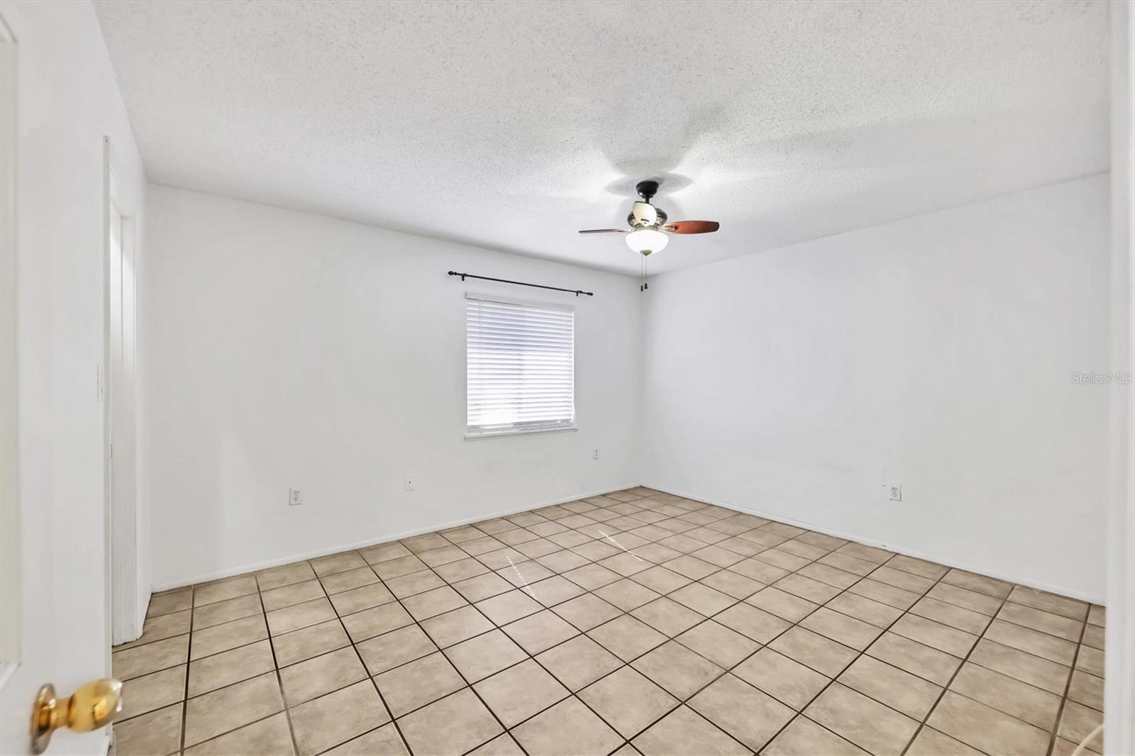 1203 68TH AVENUE DR W #15, BRADENTON, FL, 34207