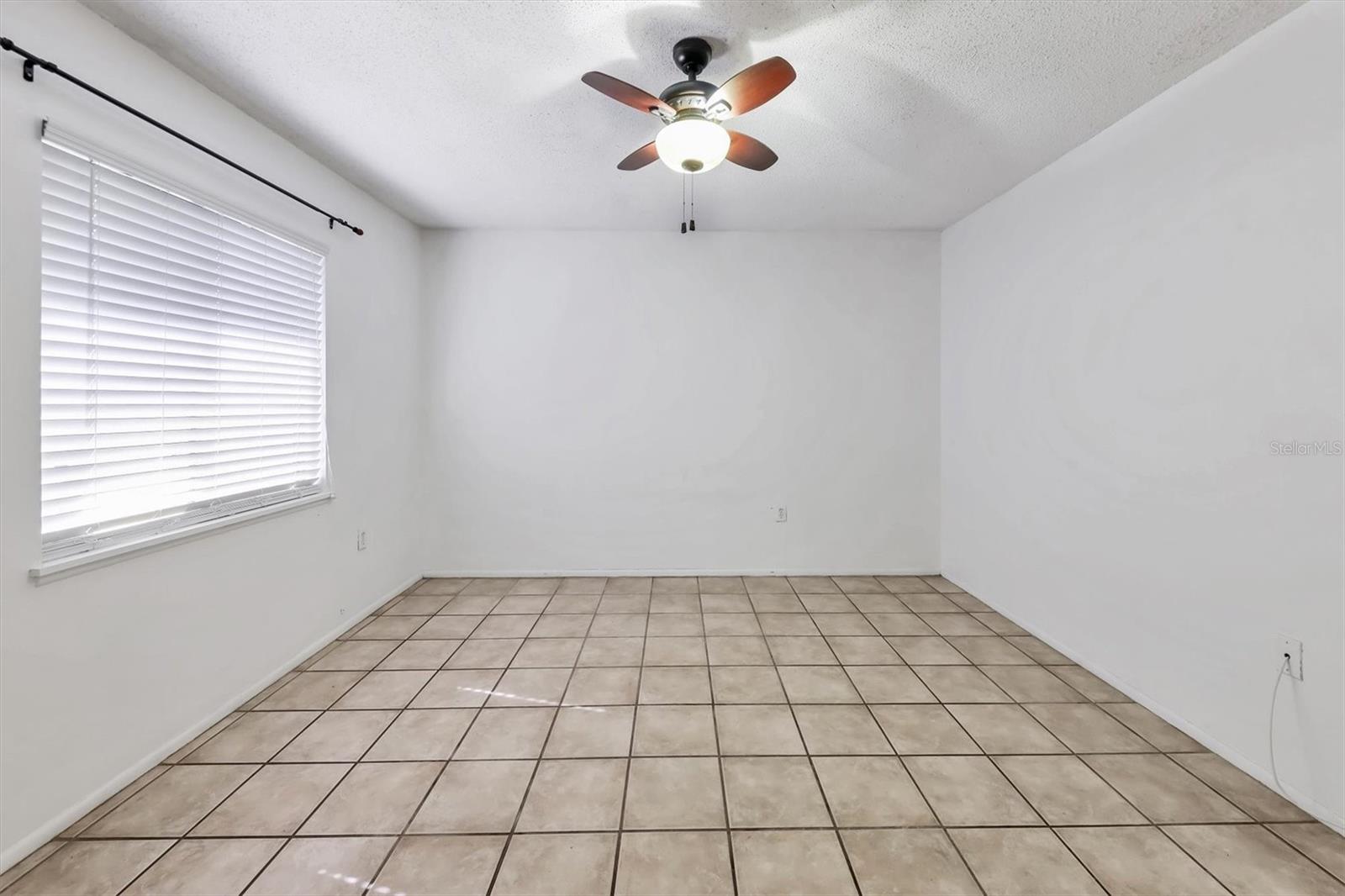 1203 68TH AVENUE DR W #15, BRADENTON, FL, 34207