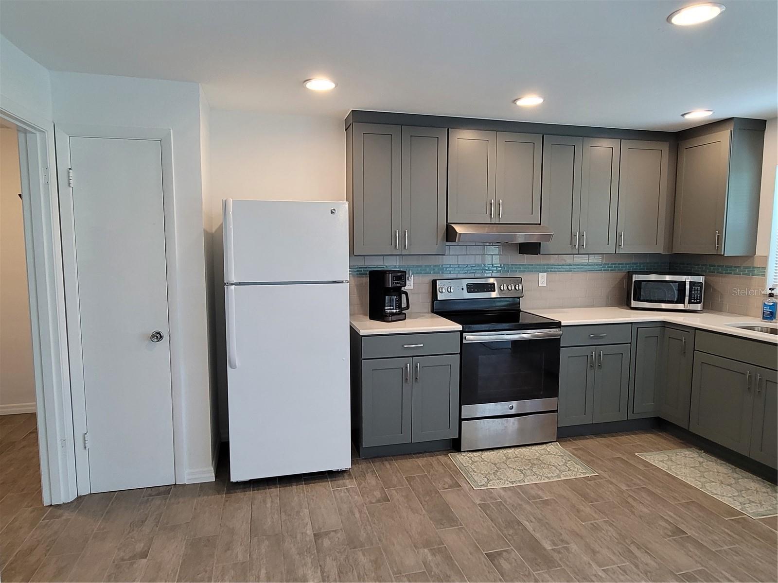 18 GOLFVIEW CT, ROTONDA WEST, FL, 33947