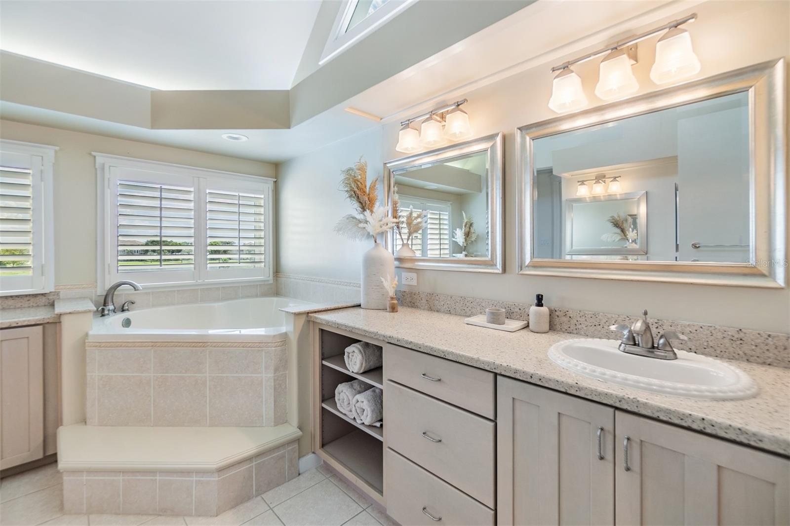 2118 HARBOUR WATCH DR, TARPON SPRINGS, FL, 34689
