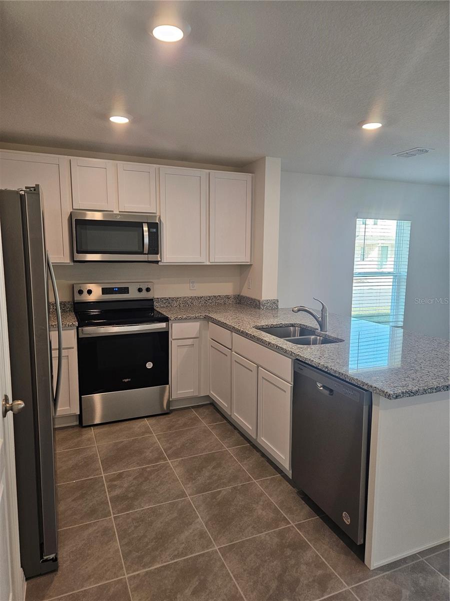 559 ZINFANDEL DR, HOLLY HILL, FL, 32117