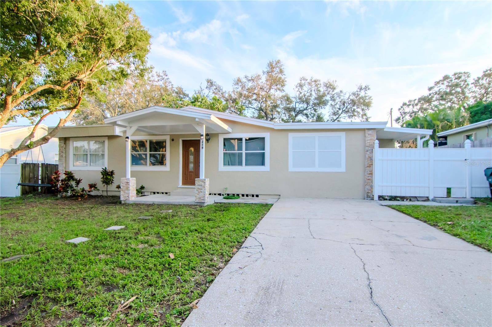 219 6TH AVE SW, LARGO, FL, 33770