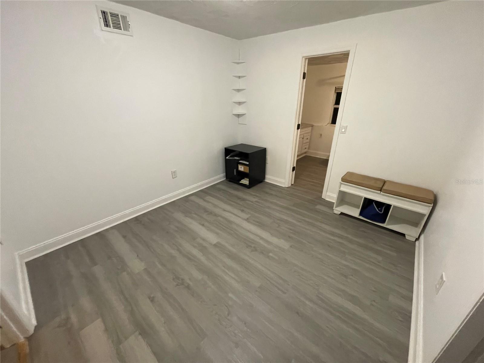 219 6TH AVE SW, LARGO, FL, 33770