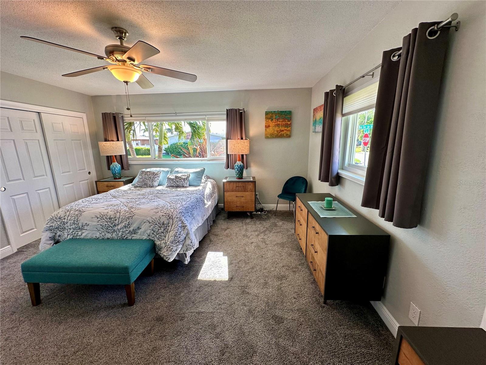 2200 W BAY ISLE DR SE, SAINT PETERSBURG, FL, 33705