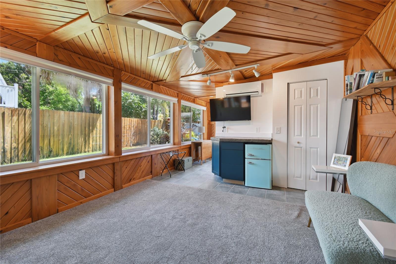 2200 W BAY ISLE DR SE, SAINT PETERSBURG, FL, 33705