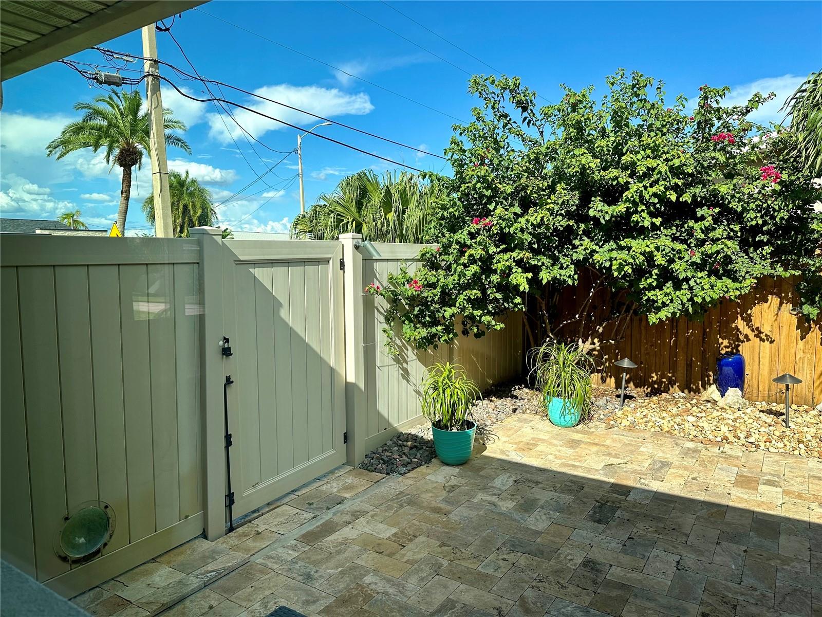 2200 W BAY ISLE DR SE, SAINT PETERSBURG, FL, 33705