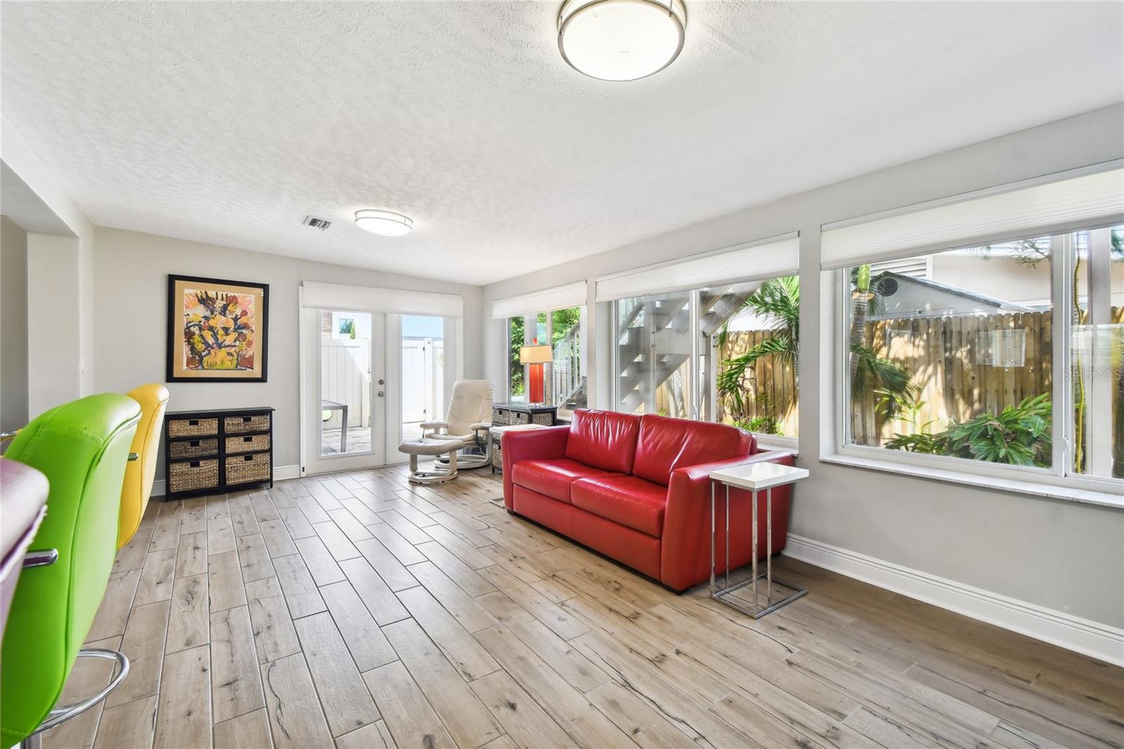 2200 W BAY ISLE DR SE, SAINT PETERSBURG, FL, 33705