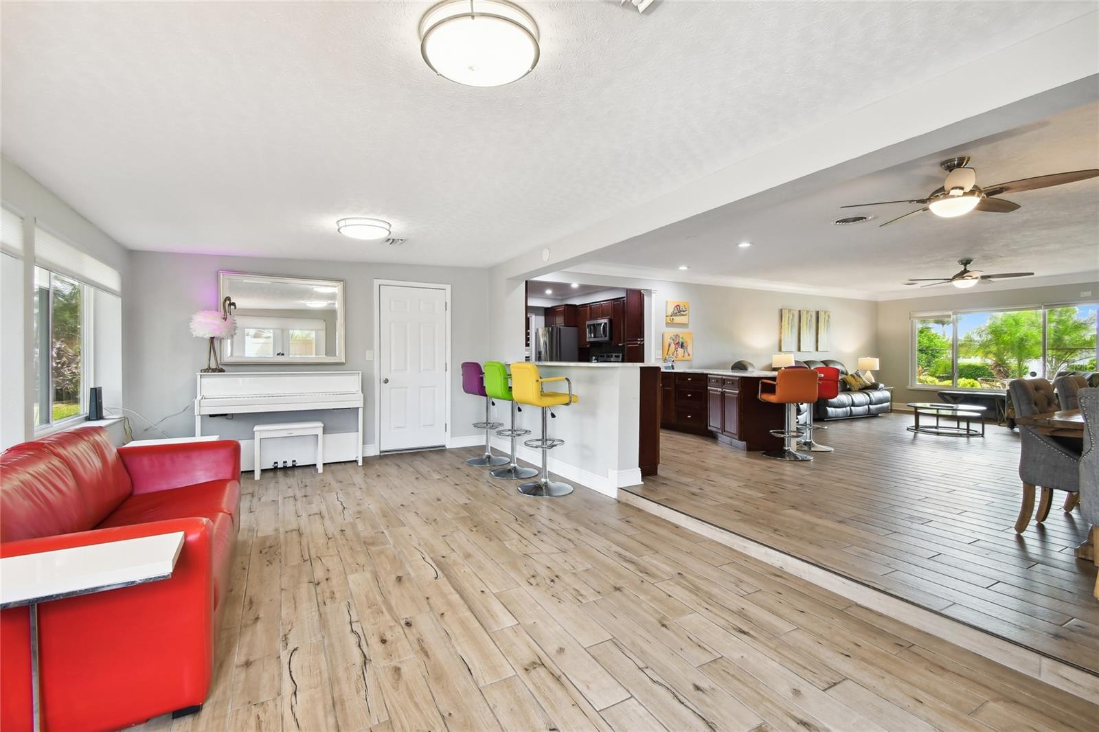 2200 W BAY ISLE DR SE, SAINT PETERSBURG, FL, 33705