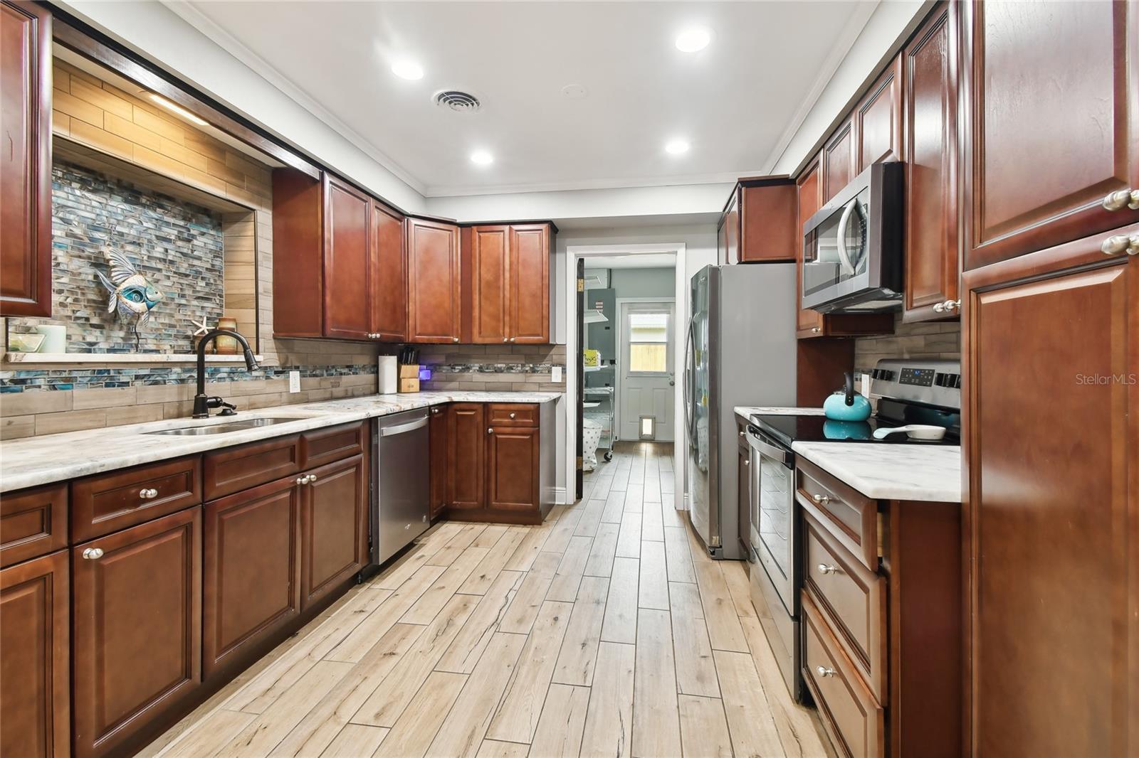 2200 W BAY ISLE DR SE, SAINT PETERSBURG, FL, 33705