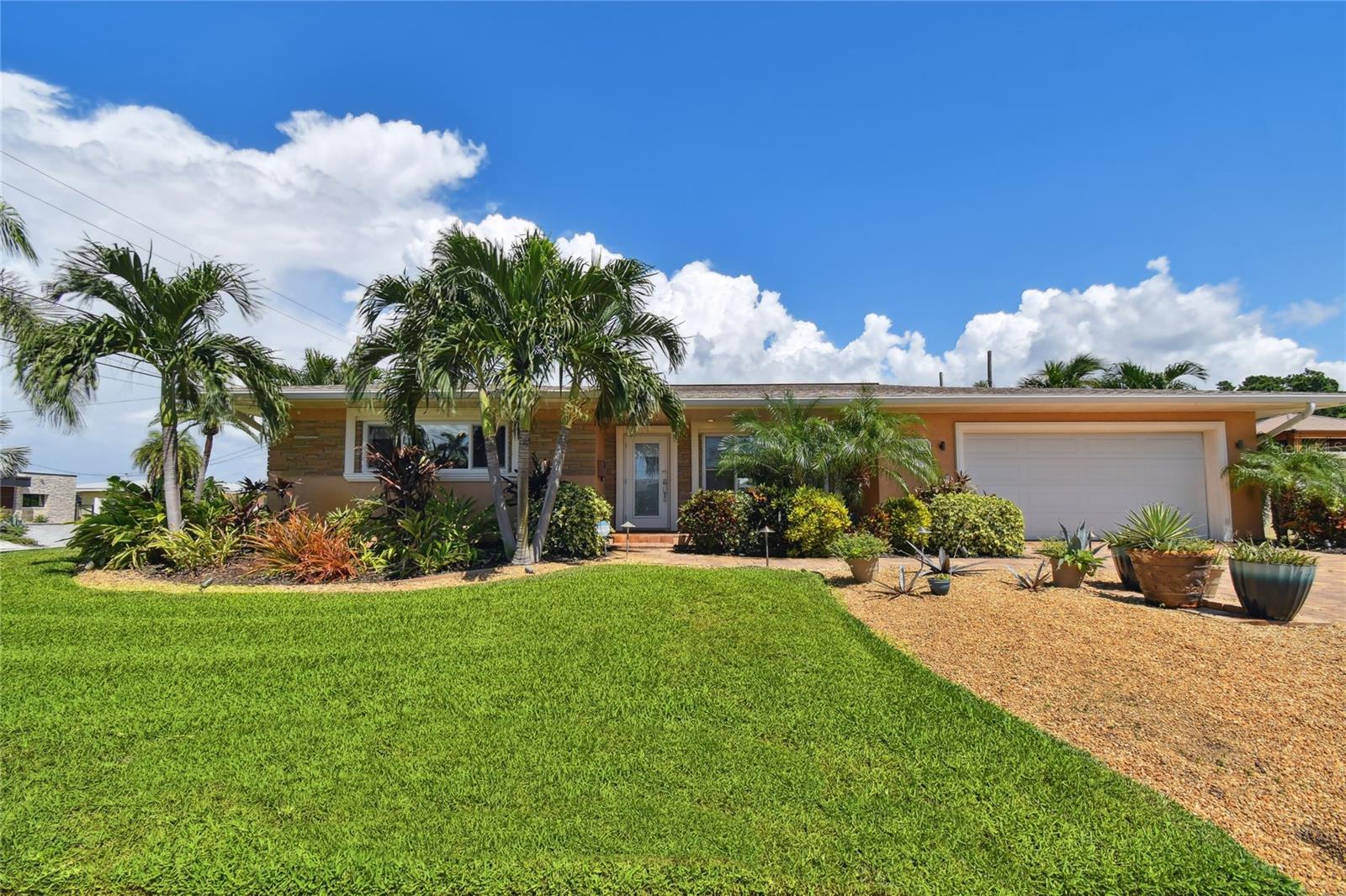2200 W BAY ISLE DR SE, SAINT PETERSBURG, FL, 33705