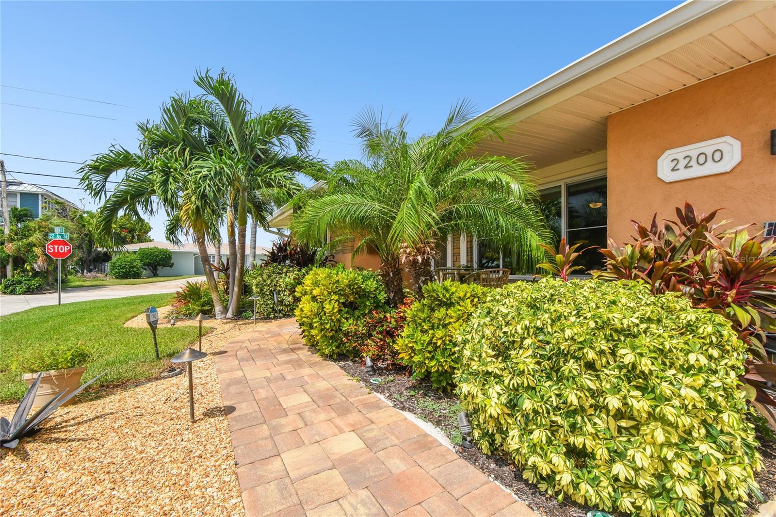 2200 W BAY ISLE DR SE, SAINT PETERSBURG, FL, 33705