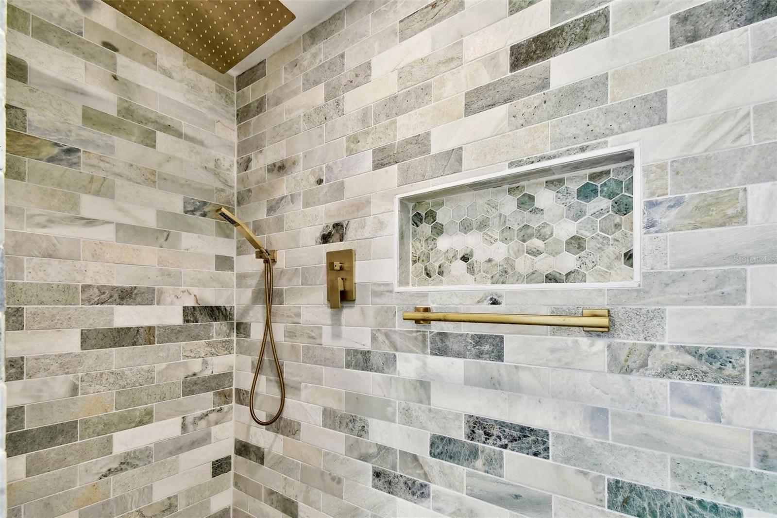 2200 W BAY ISLE DR SE, SAINT PETERSBURG, FL, 33705