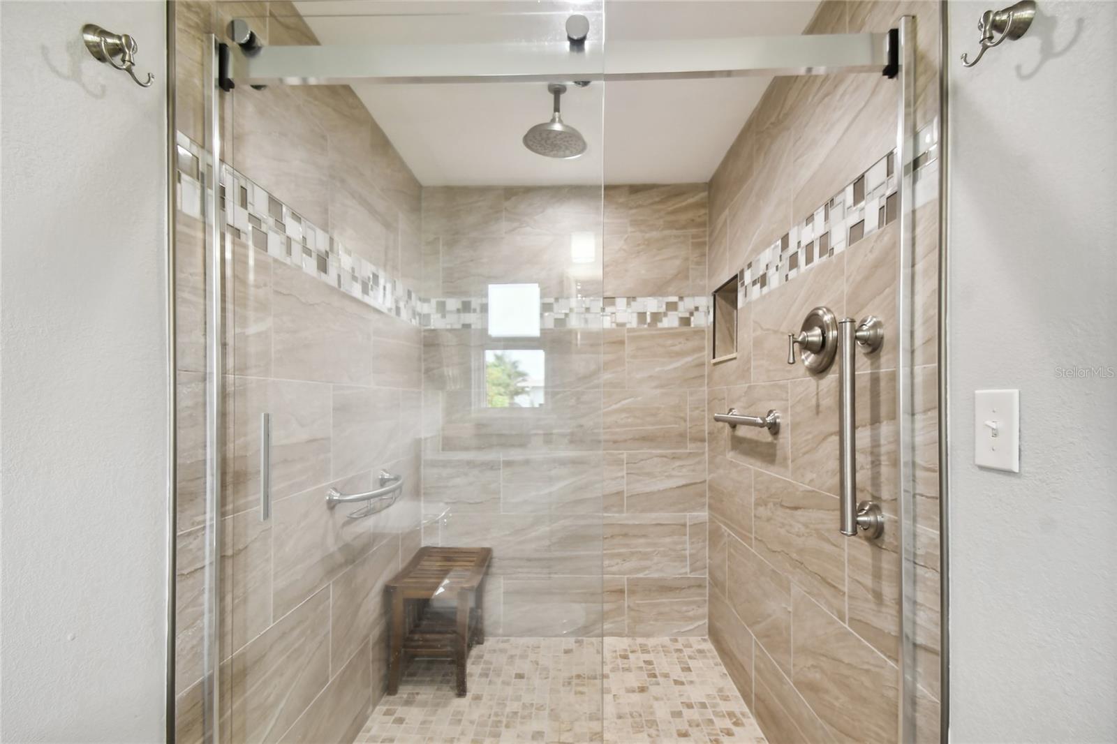 2200 W BAY ISLE DR SE, SAINT PETERSBURG, FL, 33705