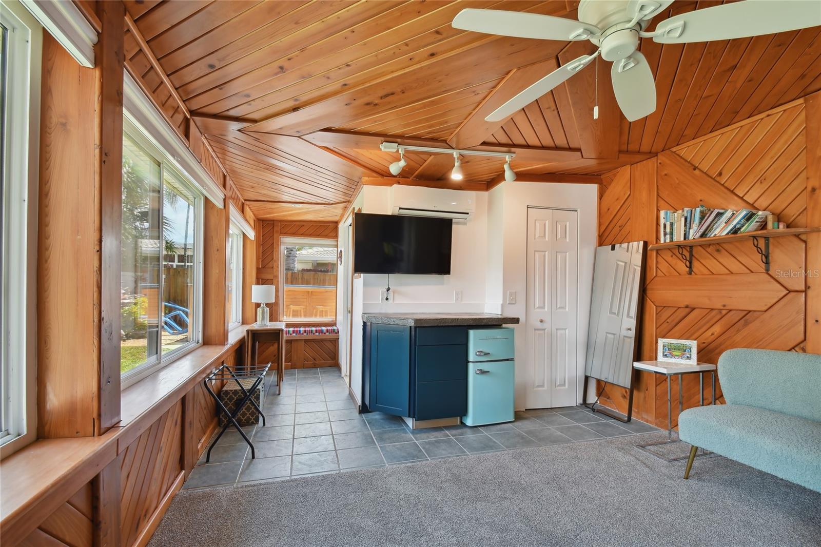 2200 W BAY ISLE DR SE, SAINT PETERSBURG, FL, 33705