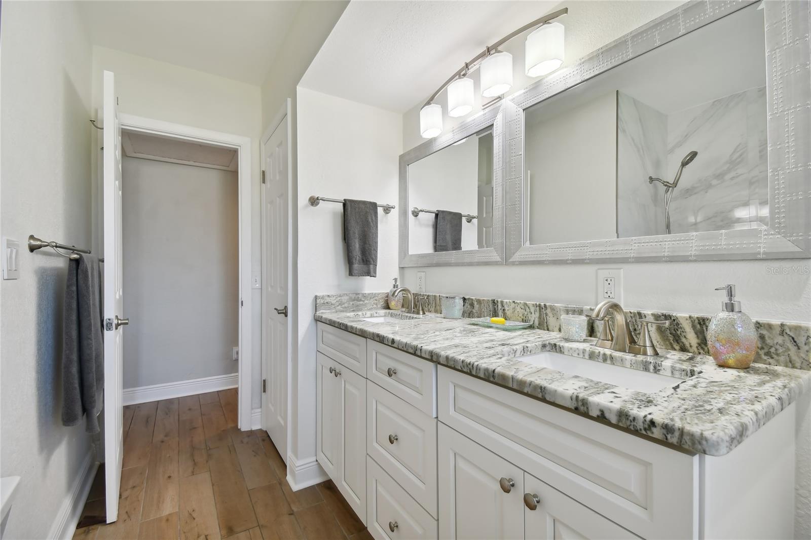 2200 W BAY ISLE DR SE, SAINT PETERSBURG, FL, 33705