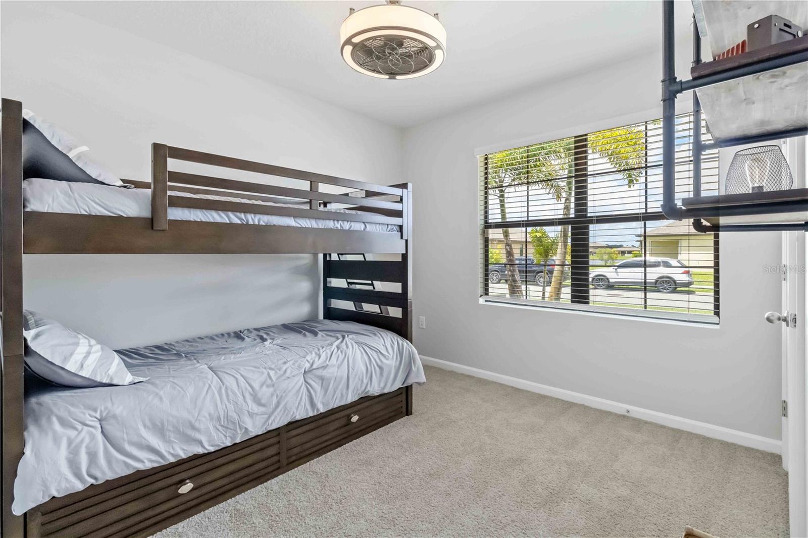 730 OLD COUNTRY RD SE, PALM BAY, FL, 32909