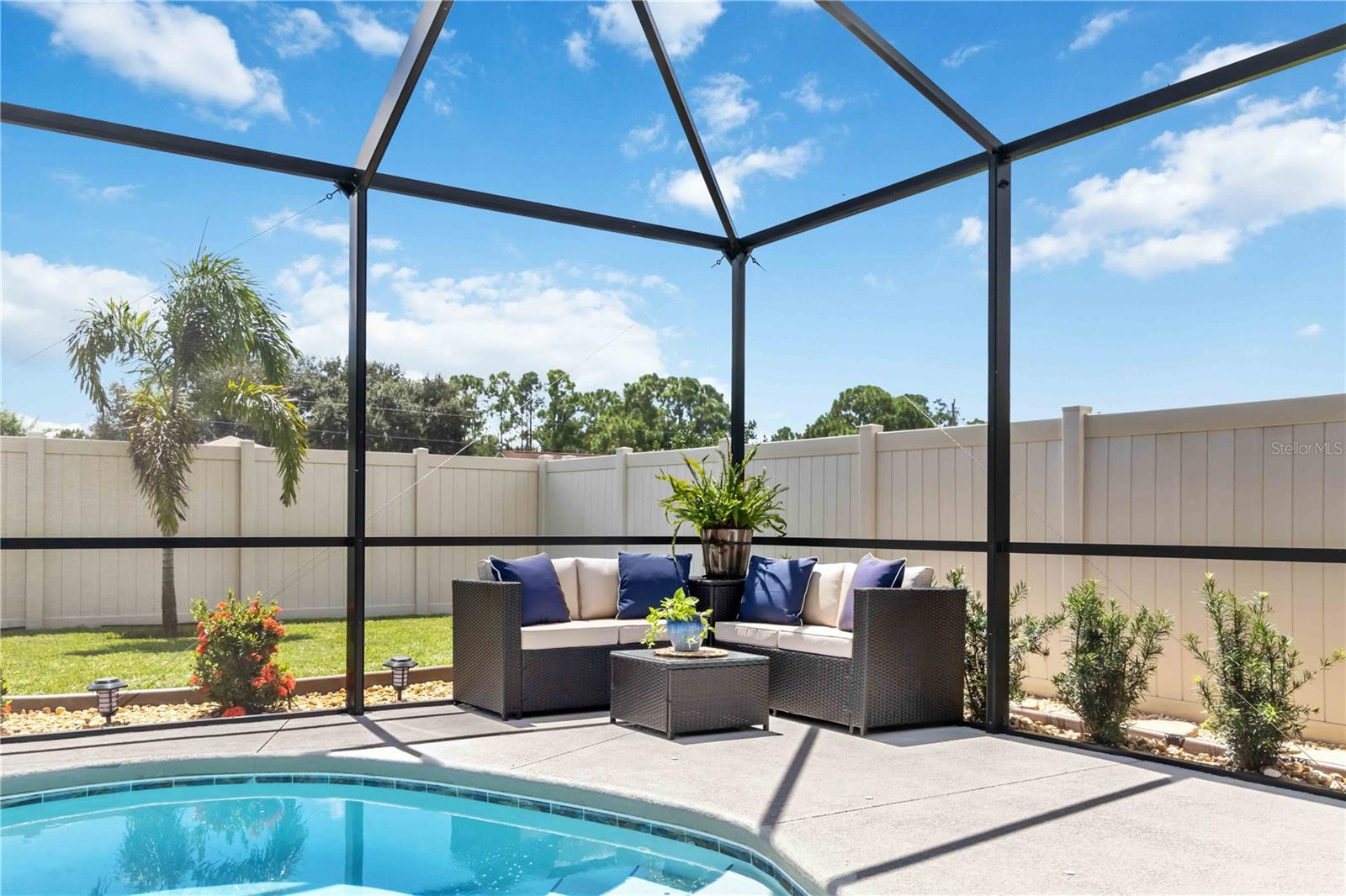 730 OLD COUNTRY RD SE, PALM BAY, FL, 32909