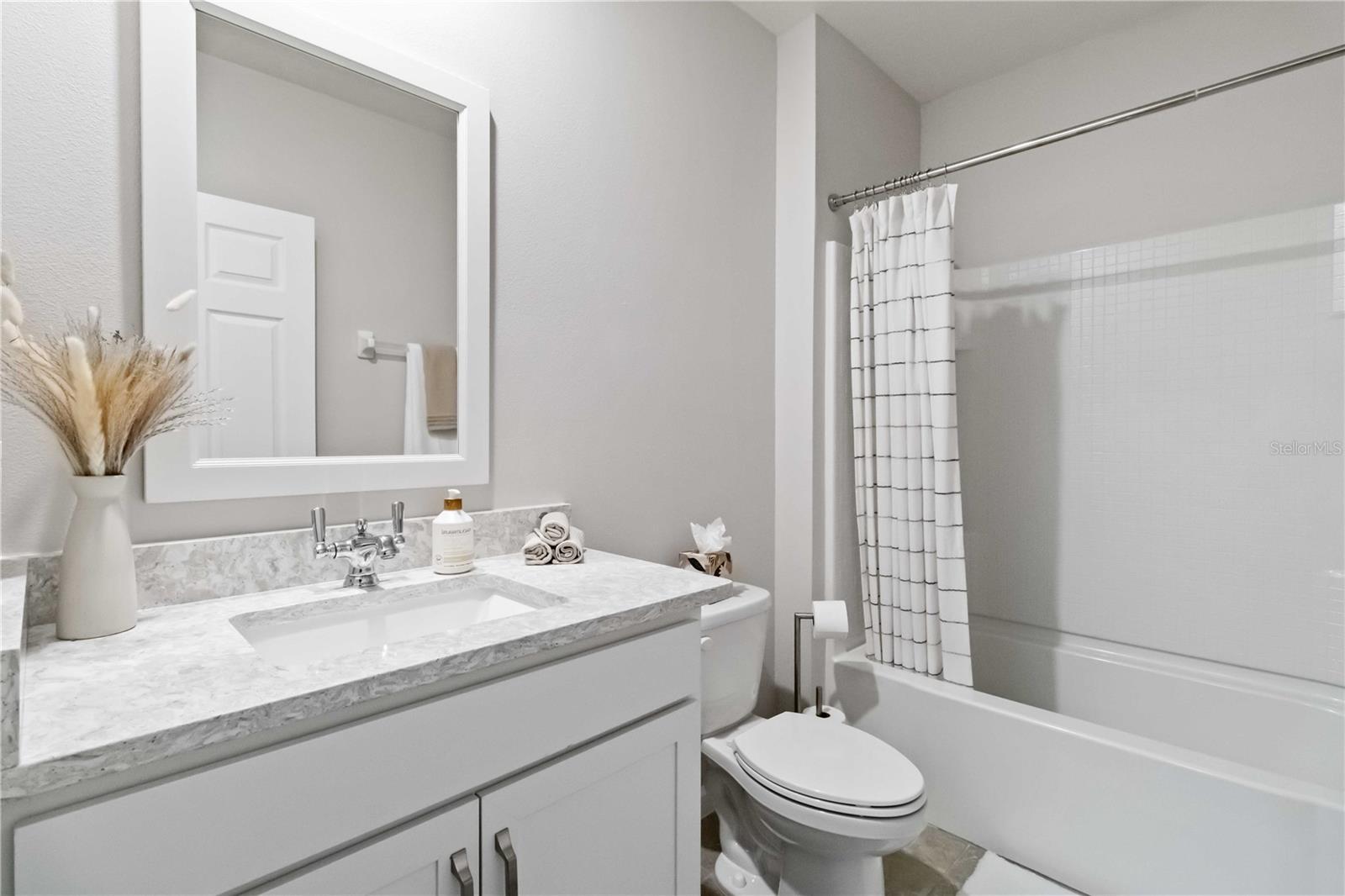 730 OLD COUNTRY RD SE, PALM BAY, FL, 32909