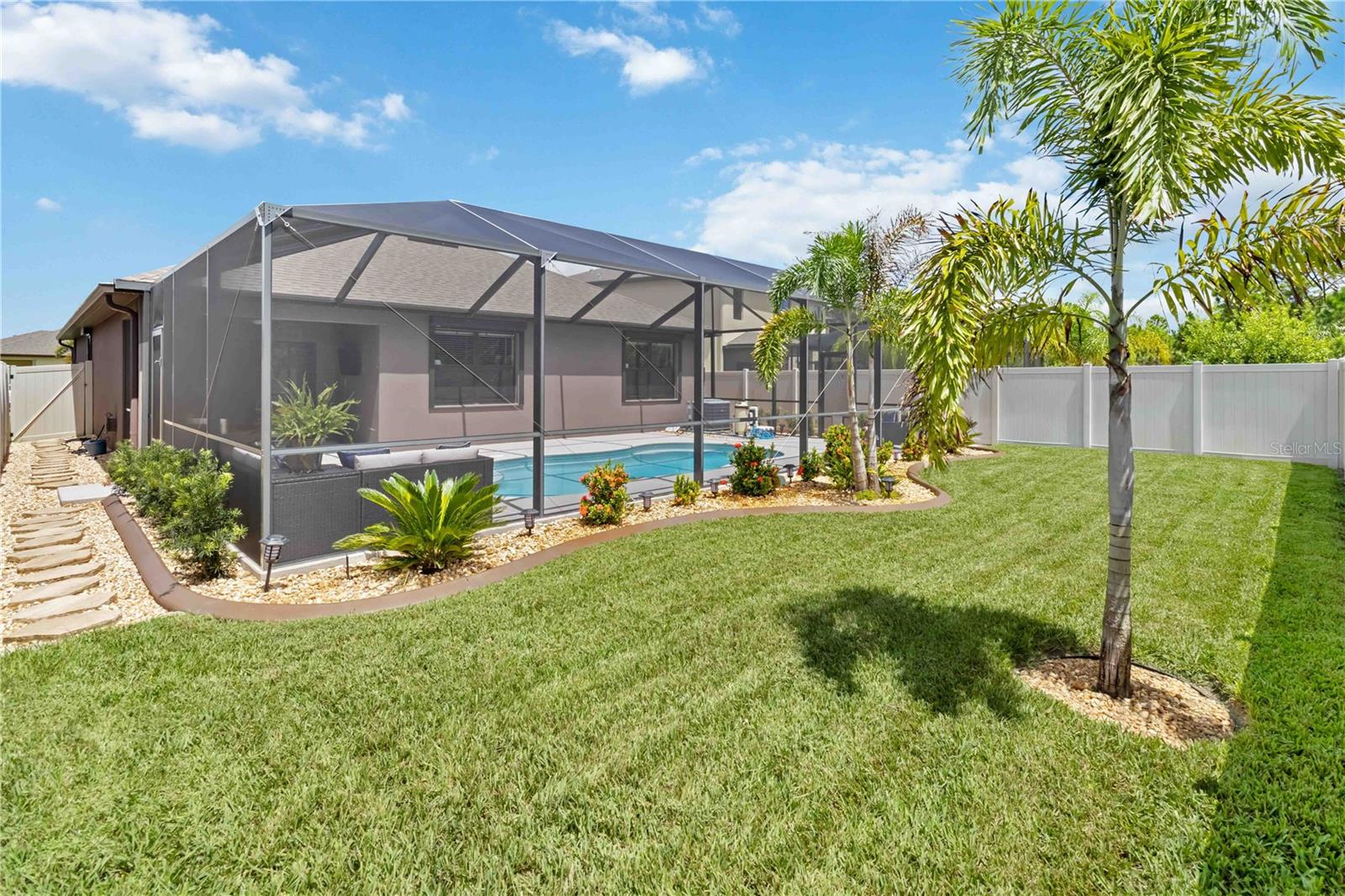 730 OLD COUNTRY RD SE, PALM BAY, FL, 32909