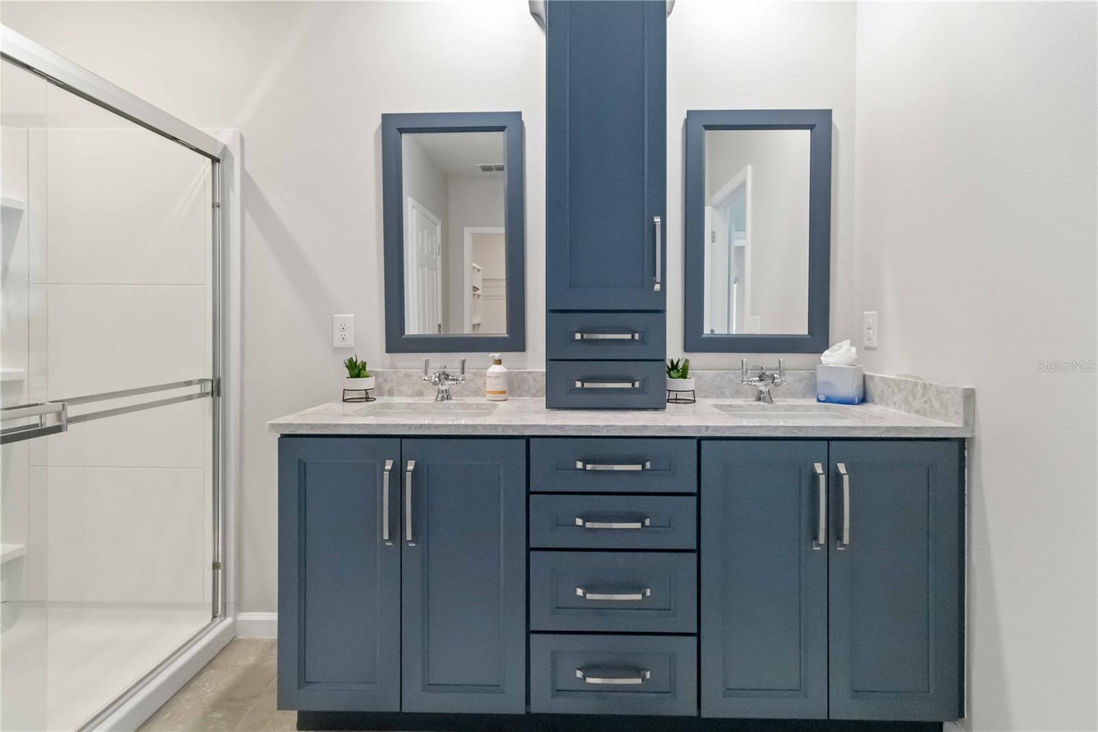 730 OLD COUNTRY RD SE, PALM BAY, FL, 32909