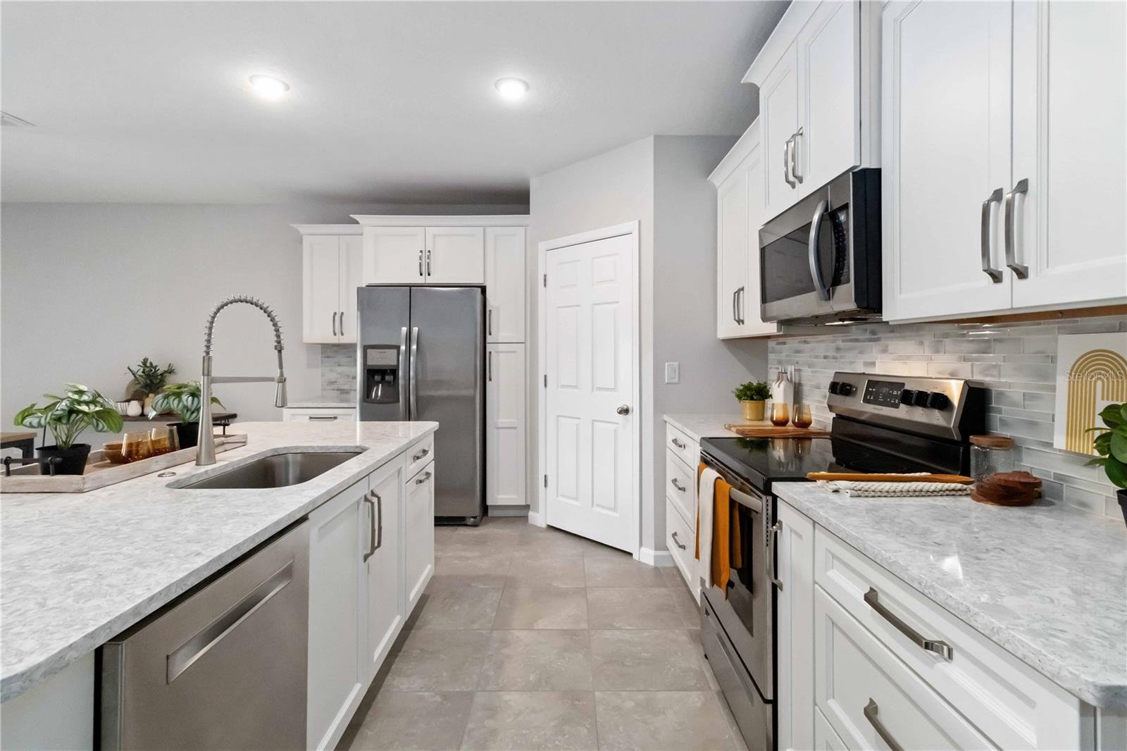 730 OLD COUNTRY RD SE, PALM BAY, FL, 32909