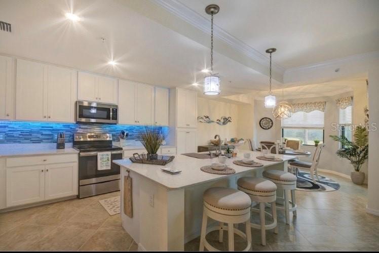 17520 GAWTHROP DR #207, BRADENTON, FL, 34211