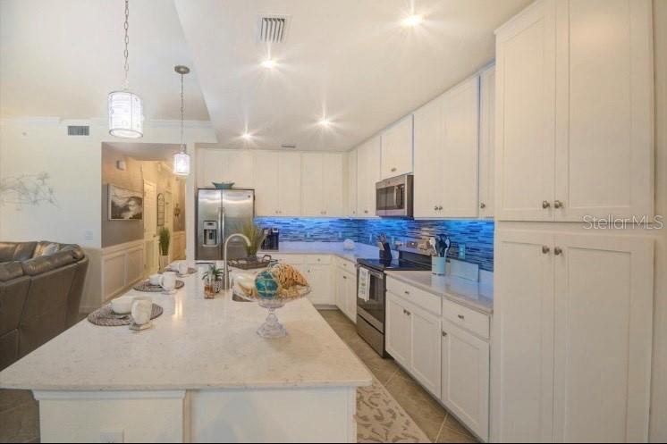 17520 GAWTHROP DR #207, BRADENTON, FL, 34211