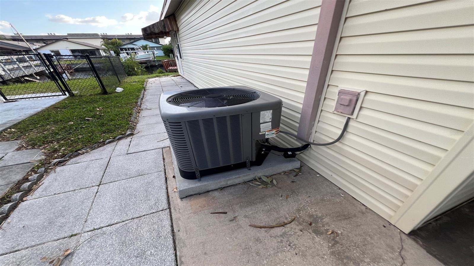 4464 MARINE PKWY, NEW PORT RICHEY, FL, 34652