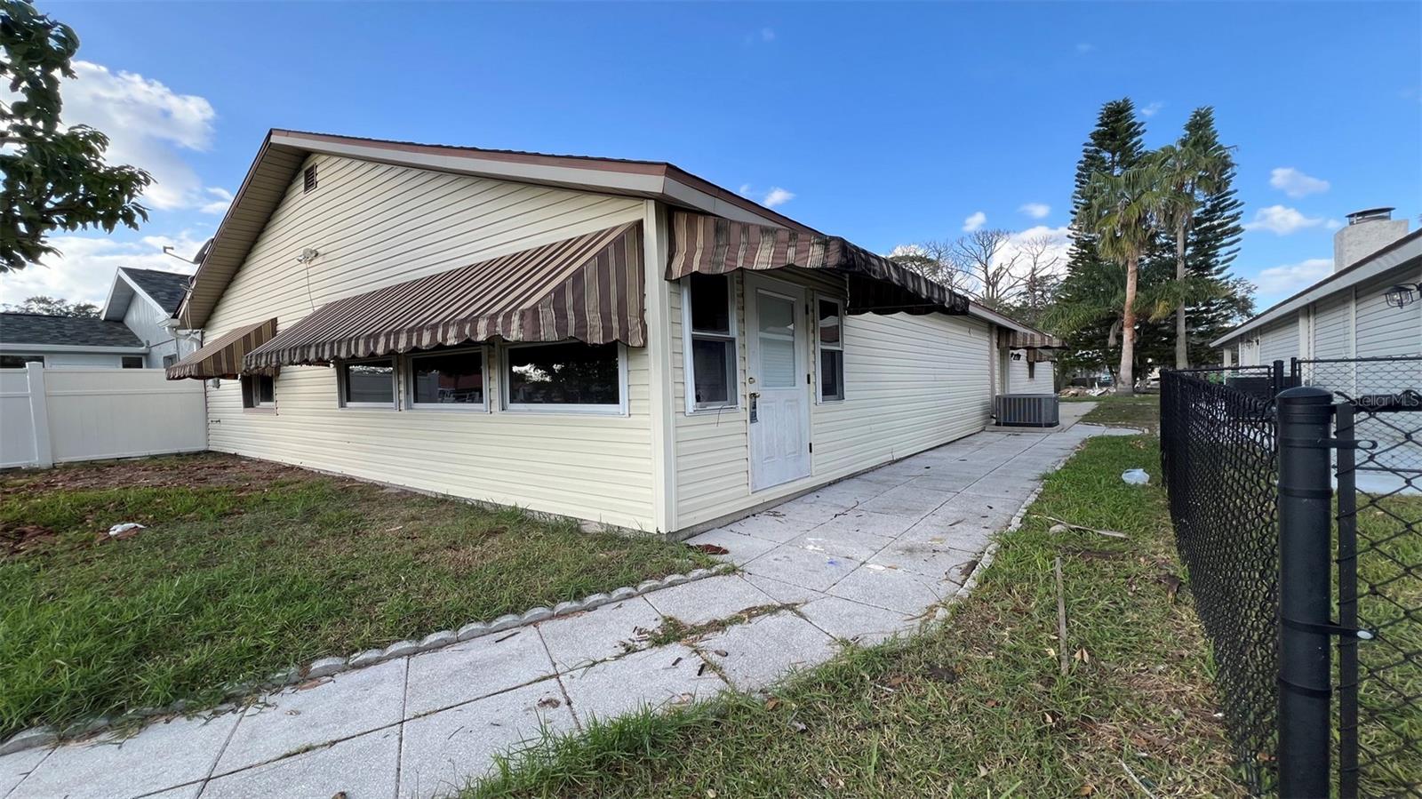 4464 MARINE PKWY, NEW PORT RICHEY, FL, 34652