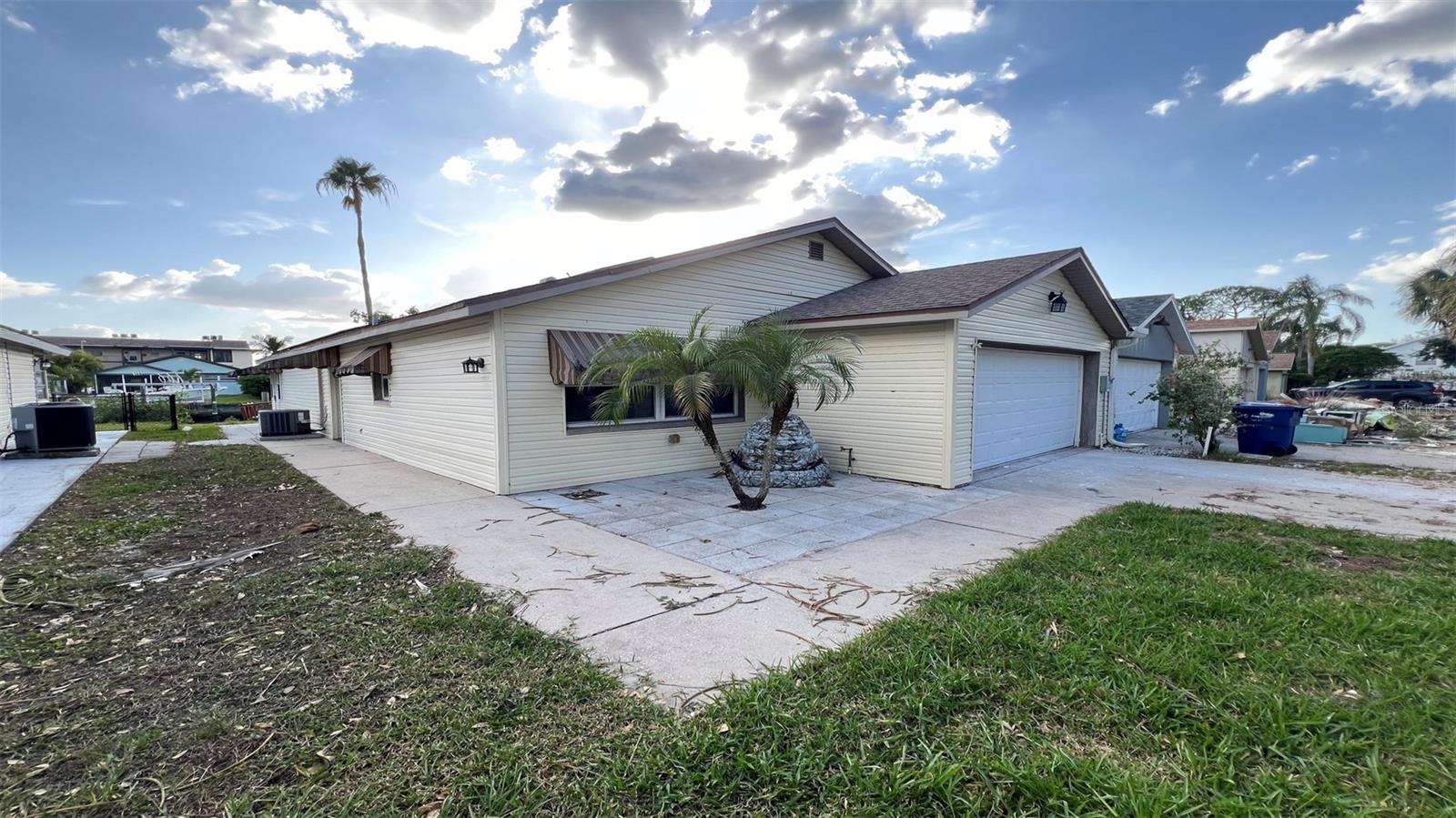 4464 MARINE PKWY, NEW PORT RICHEY, FL, 34652