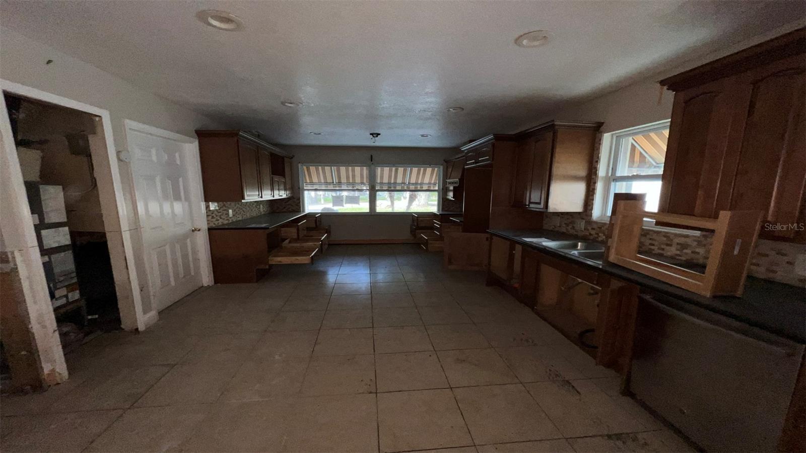 4464 MARINE PKWY, NEW PORT RICHEY, FL, 34652